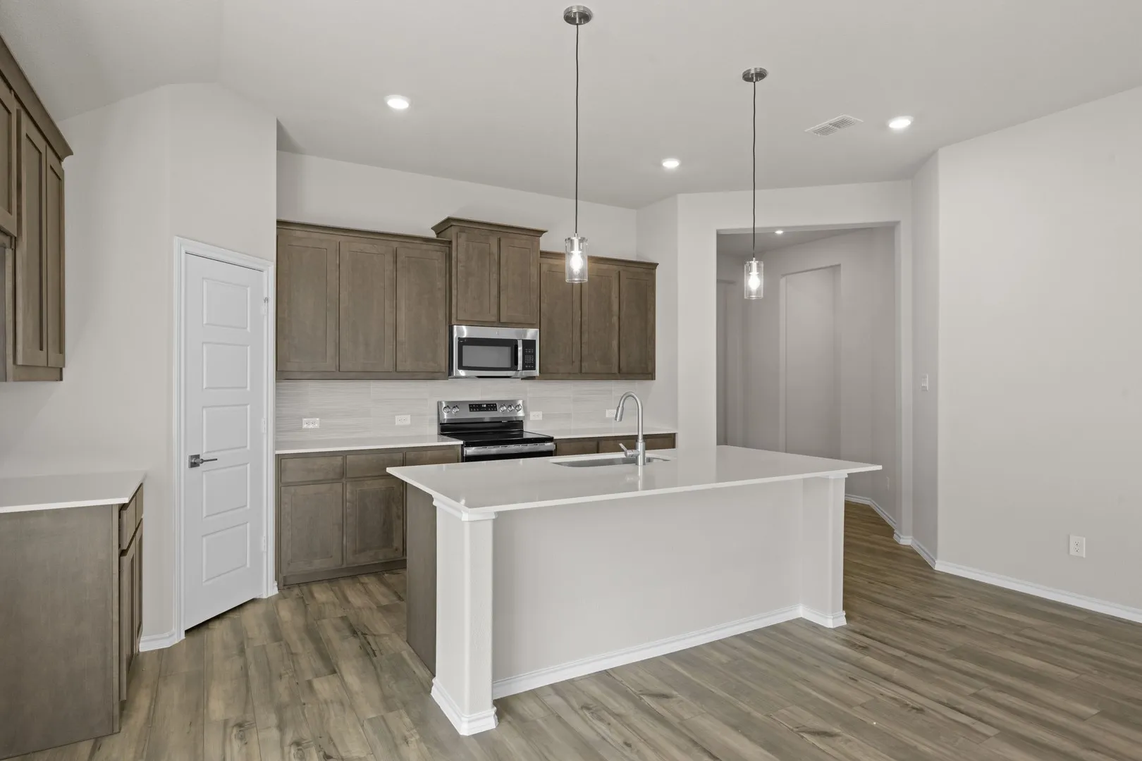 DFW-El Dorado -Concept 1937-457 Carnero Drive-Kitchen-Risewell Homes-2