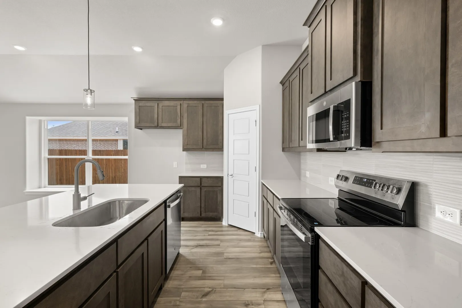 DFW-El Dorado -Concept 1937-457 Carnero Drive-Kitchen-Risewell Homes-3