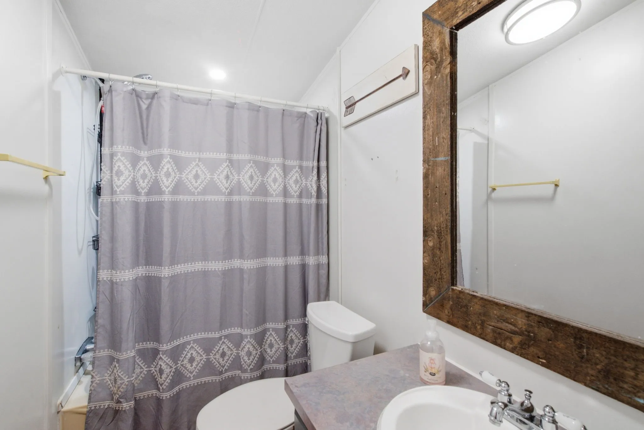Mobile Home For Sale in Hood County , 7237 Hayworth Highway, Granbury, Texas 76048, 3 Bedroom, 2 Bathroom, Garage spaces, 1,782 Sqft, built in 1996, mls#21322483, Real Estate Agent in Granbury, Homes For Sale in Hood county, Homes For Sale in Granbury, Realtor in Granbury Texas, Real Estate Brokerage Independent Realty Texas, Luminita Cordes Realtor
