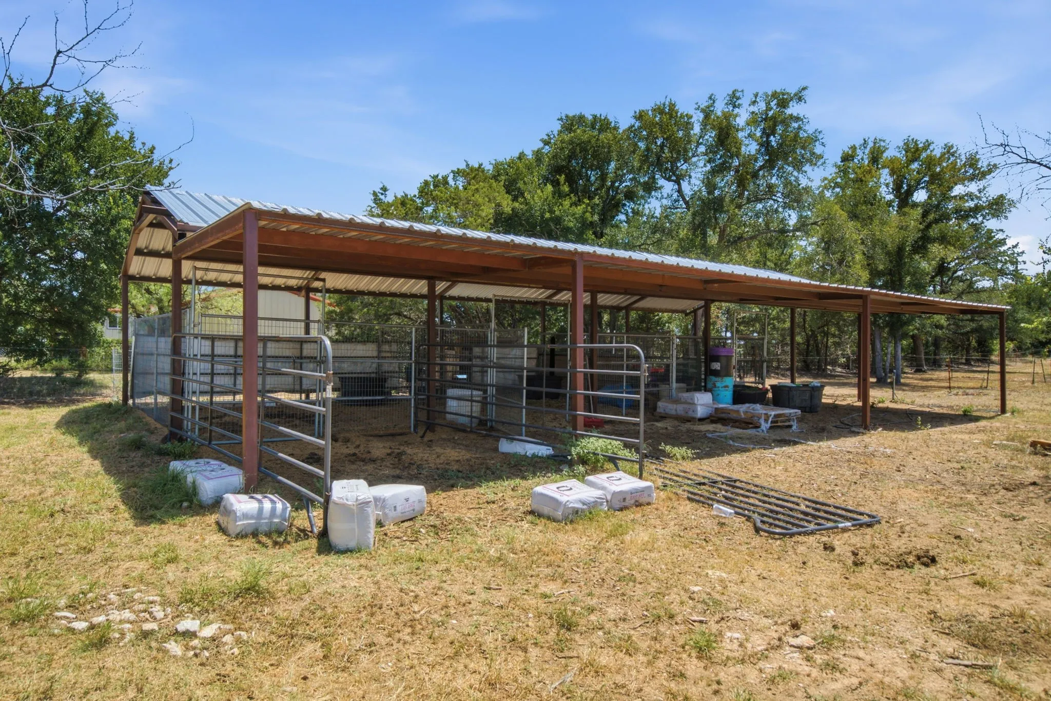 Mobile Home For Sale in Hood County , 7237 Hayworth Highway, Granbury, Texas 76048, 3 Bedroom, 2 Bathroom, Garage spaces, 1,782 Sqft, built in 1996, mls#21322483, Real Estate Agent in Granbury, Homes For Sale in Hood county, Homes For Sale in Granbury, Realtor in Granbury Texas, Real Estate Brokerage Independent Realty Texas, Luminita Cordes Realtor
