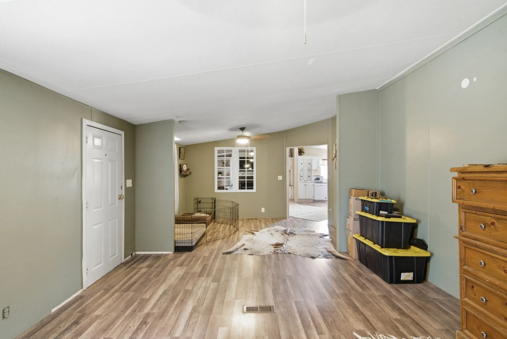 Mobile Home For Sale in Hood County , 7237 Hayworth Highway, Granbury, Texas 76048, 3 Bedroom, 2 Bathroom, Garage spaces, 1,782 Sqft, built in 1996, mls#21322483, Real Estate Agent in Granbury, Homes For Sale in Hood county, Homes For Sale in Granbury, Realtor in Granbury Texas, Real Estate Brokerage Independent Realty Texas, Luminita Cordes Realtor