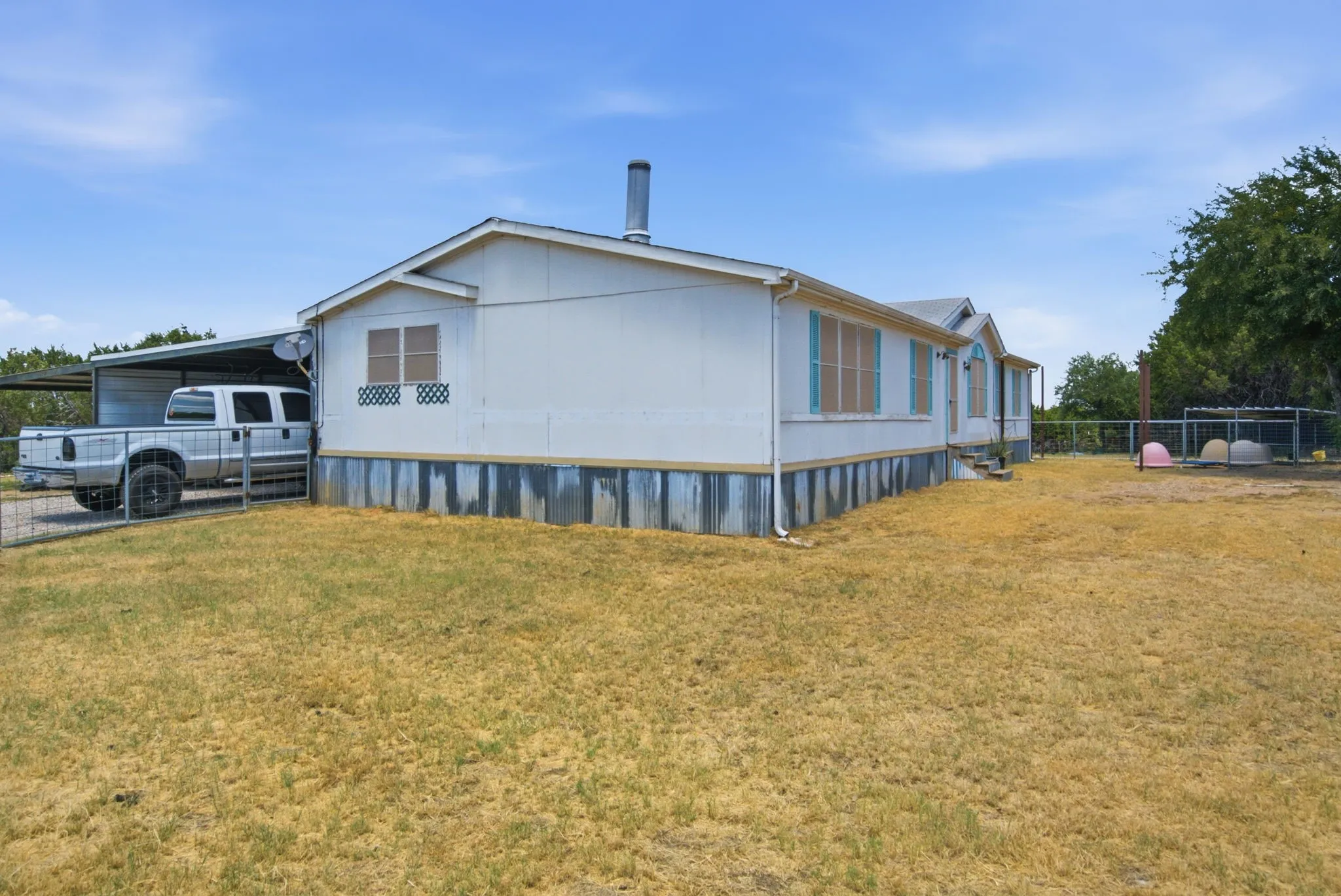 Mobile Home For Sale in Hood County , 7237 Hayworth Highway, Granbury, Texas 76048, 3 Bedroom, 2 Bathroom, Garage spaces, 1,782 Sqft, built in 1996, mls#21322483, Real Estate Agent in Granbury, Homes For Sale in Hood county, Homes For Sale in Granbury, Realtor in Granbury Texas, Real Estate Brokerage Independent Realty Texas, Luminita Cordes Realtor