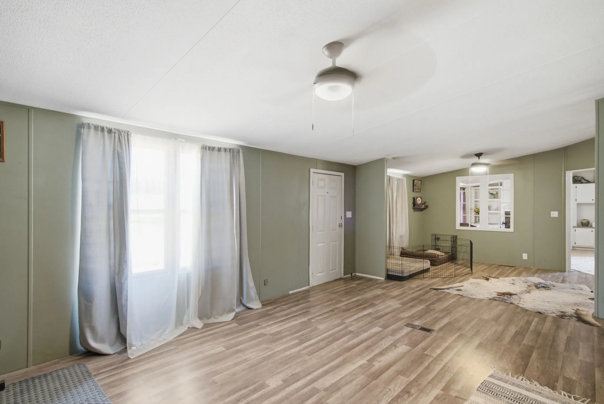 Mobile Home For Sale in Hood County , 7237 Hayworth Highway, Granbury, Texas 76048, 3 Bedroom, 2 Bathroom, Garage spaces, 1,782 Sqft, built in 1996, mls#21322483, Real Estate Agent in Granbury, Homes For Sale in Hood county, Homes For Sale in Granbury, Realtor in Granbury Texas, Real Estate Brokerage Independent Realty Texas, Luminita Cordes Realtor