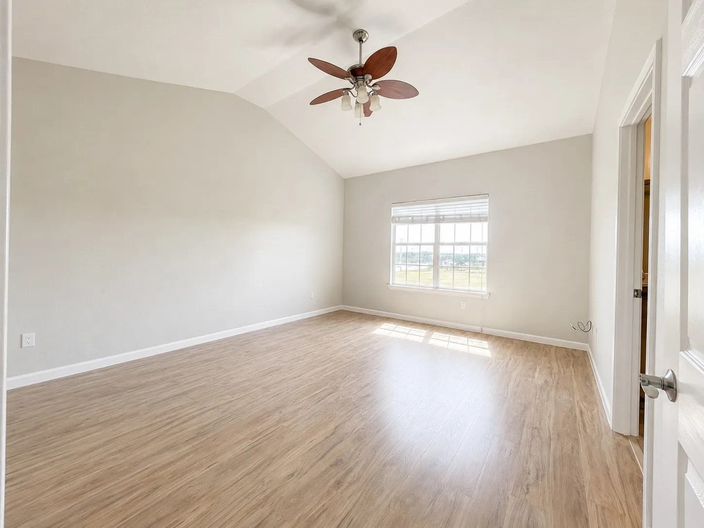 Duplex For Rent in Denton County , 127 Castleridge Drive B, Little Elm, Texas 75068, 3 Bedroom, 3 Bathroom, 2 Garage spaces, 1,630 Sqft, built in 2006, mls#21322141, Real Estate Agent in Little Elm, Homes For Rent in Denton county, Homes For Rent in Little Elm, Realtor in Little Elm Texas, Real Estate Brokerage Independent Realty Texas, Luminita Cordes Realtor