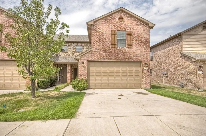 Duplex For Rent in Denton County , 127 Castleridge Drive B, Little Elm, Texas 75068, 3 Bedroom, 3 Bathroom, 2 Garage spaces, 1,630 Sqft, built in 2006, mls#21322141, Real Estate Agent in Little Elm, Homes For Rent in Denton county, Homes For Rent in Little Elm, Realtor in Little Elm Texas, Real Estate Brokerage Independent Realty Texas, Luminita Cordes Realtor