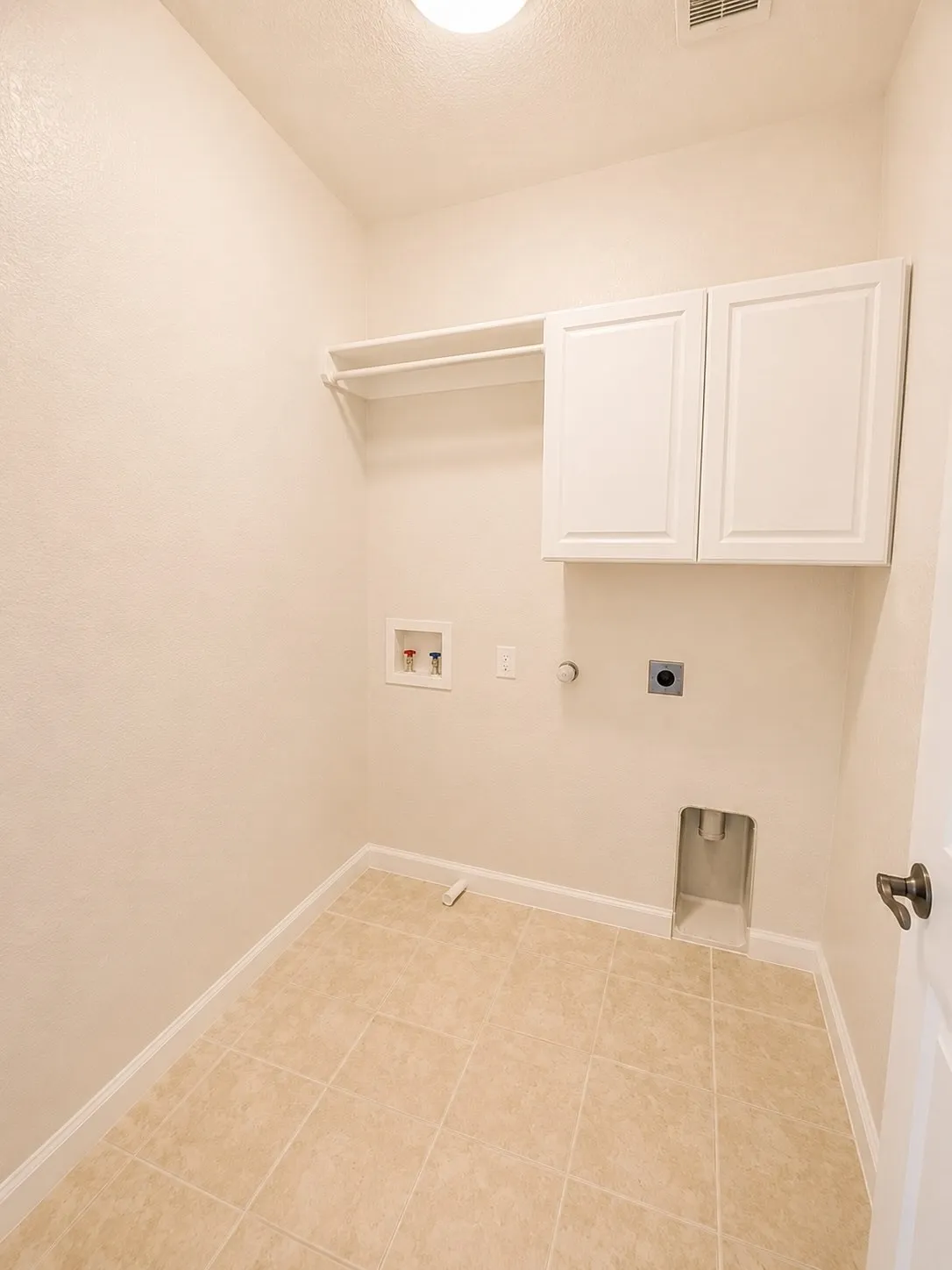 Duplex For Rent in Denton County , 127 Castleridge Drive B, Little Elm, Texas 75068, 3 Bedroom, 3 Bathroom, 2 Garage spaces, 1,630 Sqft, built in 2006, mls#21322141, Real Estate Agent in Little Elm, Homes For Rent in Denton county, Homes For Rent in Little Elm, Realtor in Little Elm Texas, Real Estate Brokerage Independent Realty Texas, Luminita Cordes Realtor