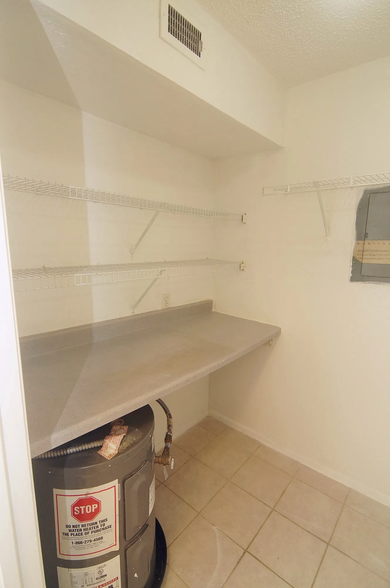 Condominium For Sale in Dallas County , 12480 Abrams Road 201, Dallas, Texas 75243, 1 Bedroom, 1 Bathroom, Garage spaces, 732 Sqft, built in 1982, Price $114,900, mls#21327542, Real Estate Agent in Dallas, Homes For Sale in Dallas county, Homes For Sale in Dallas, Realtor in Dallas Texas, Real Estate Brokerage Independent Realty Texas, Luminita Cordes Realtor
