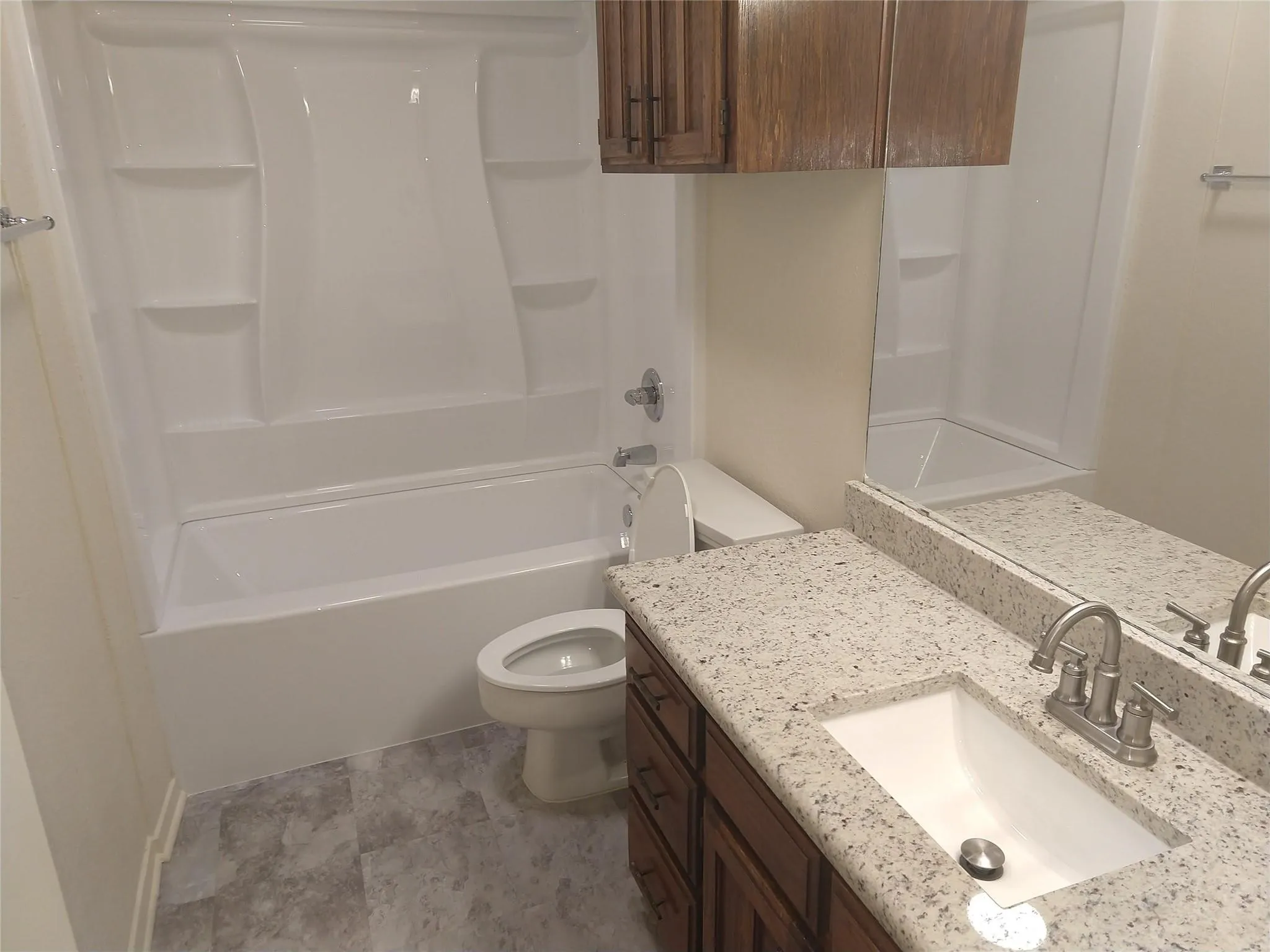 Duplex For Rent in Tarrant County , 2110 Valleywood Drive, Arlington, Texas 76013, 2 Bedroom, 2 Bathroom, Garage spaces, 1,073 Sqft, built in 1980, mls#21327475, Real Estate Agent in Arlington, Homes For Rent in Tarrant county, Homes For Rent in Arlington, Realtor in Arlington Texas, Real Estate Brokerage Independent Realty Texas, Luminita Cordes Realtor