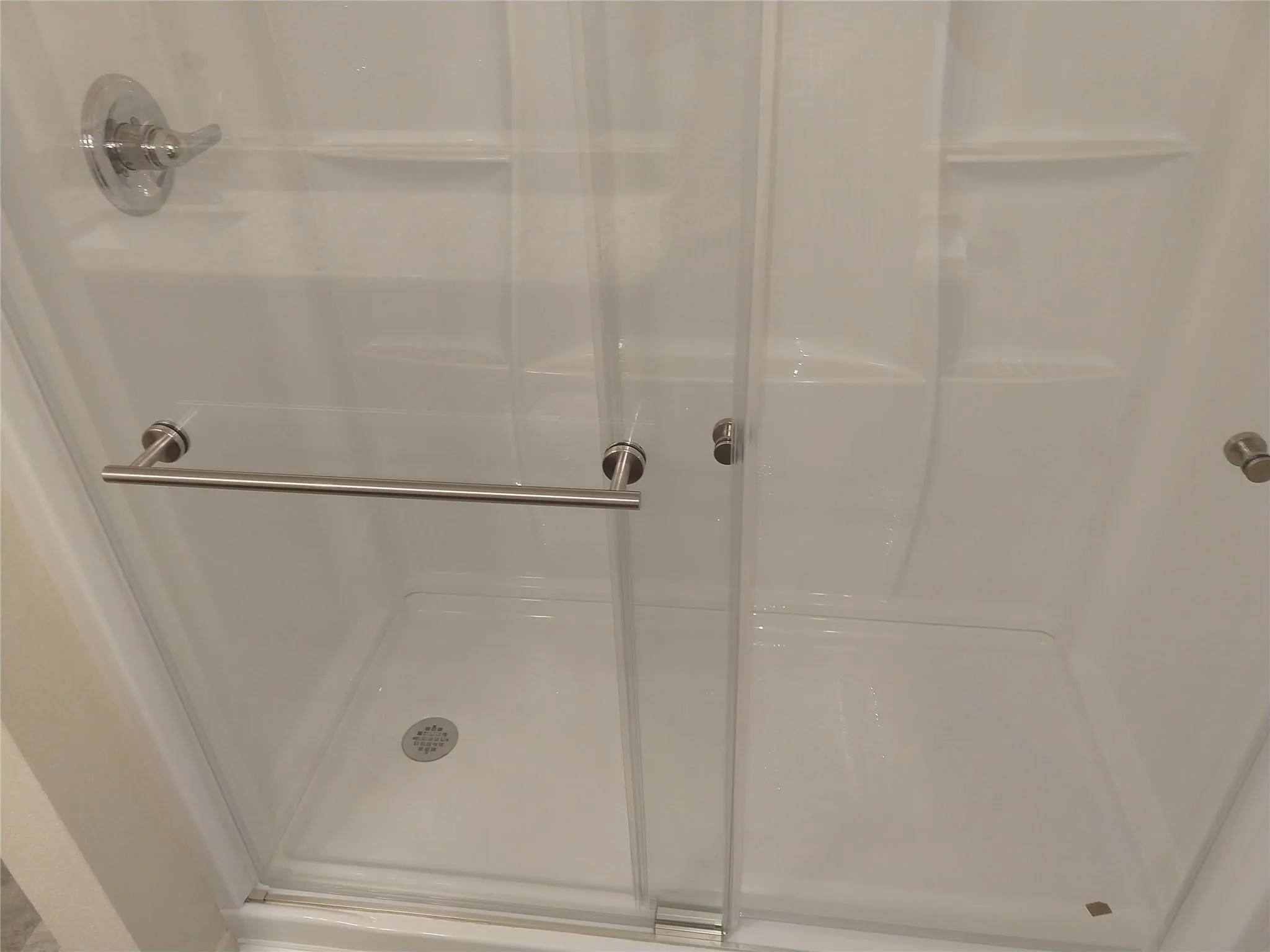Duplex For Rent in Tarrant County , 2110 Valleywood Drive, Arlington, Texas 76013, 2 Bedroom, 2 Bathroom, Garage spaces, 1,073 Sqft, built in 1980, mls#21327475, Real Estate Agent in Arlington, Homes For Rent in Tarrant county, Homes For Rent in Arlington, Realtor in Arlington Texas, Real Estate Brokerage Independent Realty Texas, Luminita Cordes Realtor