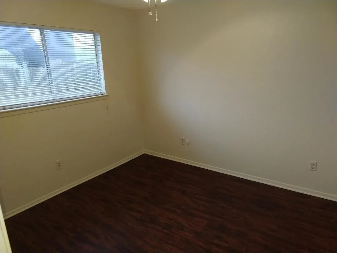 Duplex For Rent in Tarrant County , 2110 Valleywood Drive, Arlington, Texas 76013, 2 Bedroom, 2 Bathroom, Garage spaces, 1,073 Sqft, built in 1980, mls#21327475, Real Estate Agent in Arlington, Homes For Rent in Tarrant county, Homes For Rent in Arlington, Realtor in Arlington Texas, Real Estate Brokerage Independent Realty Texas, Luminita Cordes Realtor