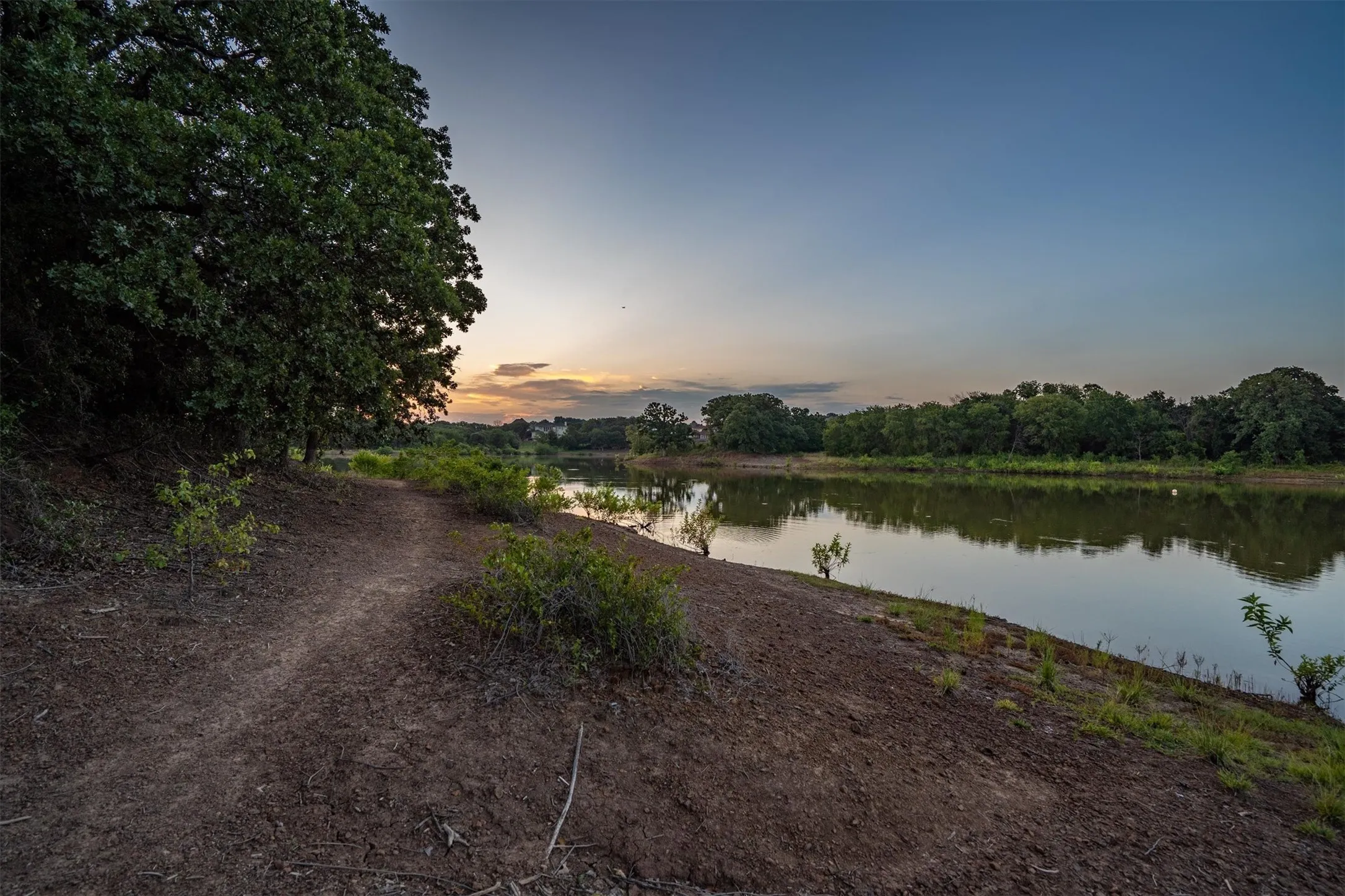 Unimproved Land For Sale in Denton County , 3110 Overlook Circle, Highland Village, Texas 75077, 0, 0, Garage spaces, 0 Sqft, built in 0, mls#21324546, Real Estate Agent in Highland Village, Homes For Sale in Denton county, Homes For Sale in Highland Village, Realtor in Highland Village Texas, Real Estate Brokerage Independent Realty Texas, Luminita Cordes Realtor