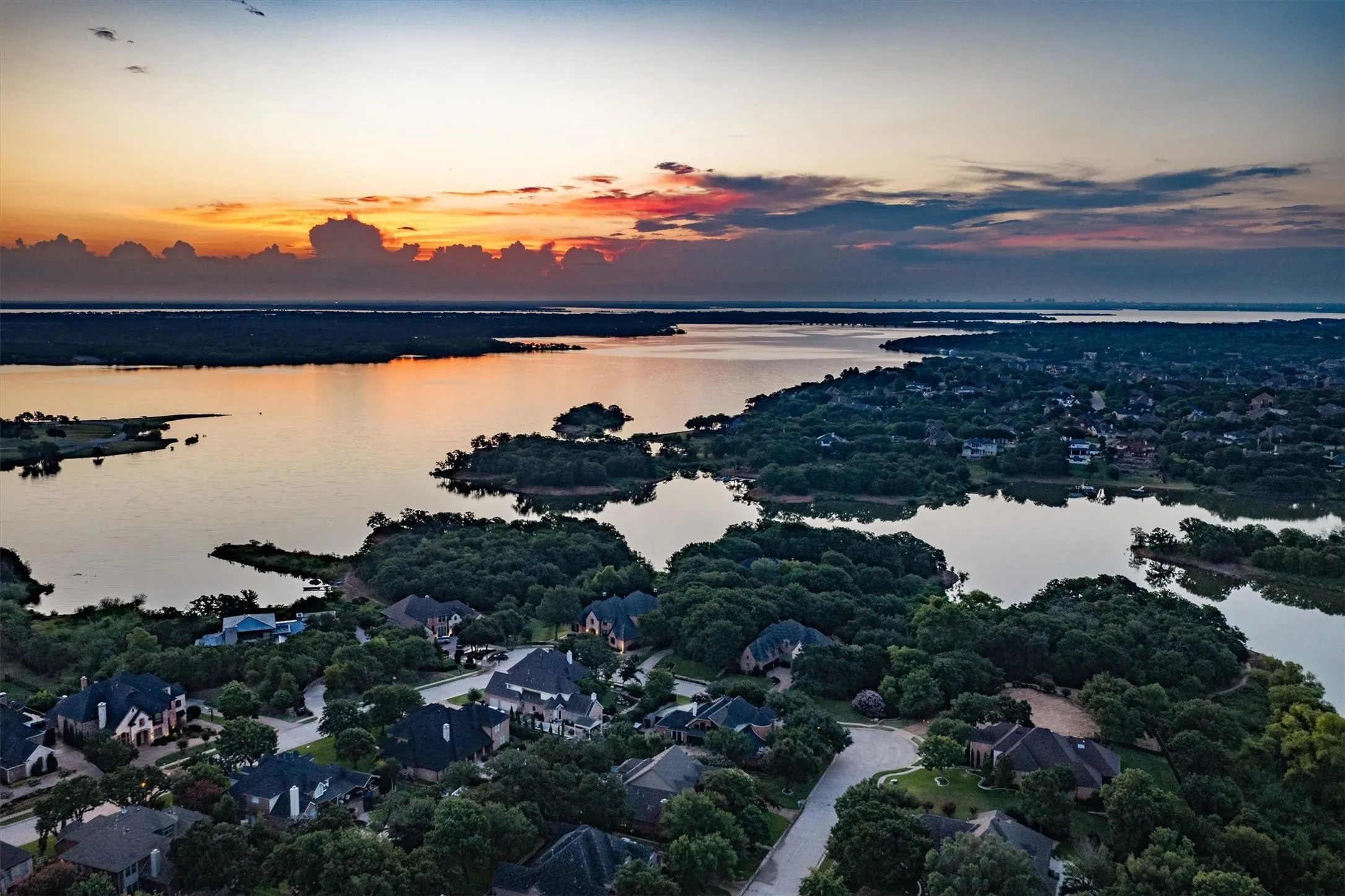 Unimproved Land For Sale in Denton County , 3110 Overlook Circle, Highland Village, Texas 75077, 0, 0, Garage spaces, 0 Sqft, built in 0, mls#21324546, Real Estate Agent in Highland Village, Homes For Sale in Denton county, Homes For Sale in Highland Village, Realtor in Highland Village Texas, Real Estate Brokerage Independent Realty Texas, Luminita Cordes Realtor