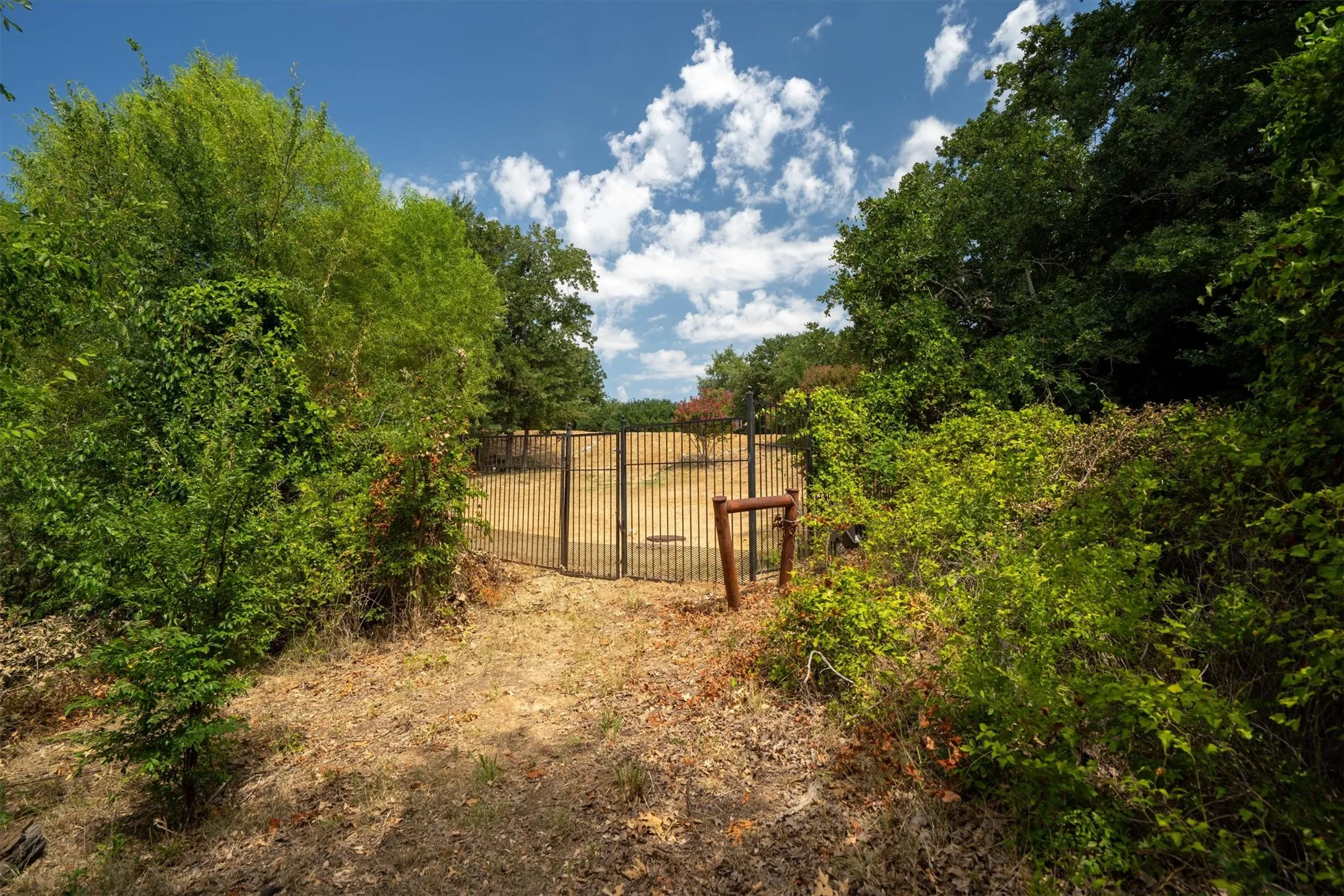 Unimproved Land For Sale in Denton County , 3110 Overlook Circle, Highland Village, Texas 75077, 0, 0, Garage spaces, 0 Sqft, built in 0, mls#21324546, Real Estate Agent in Highland Village, Homes For Sale in Denton county, Homes For Sale in Highland Village, Realtor in Highland Village Texas, Real Estate Brokerage Independent Realty Texas, Luminita Cordes Realtor