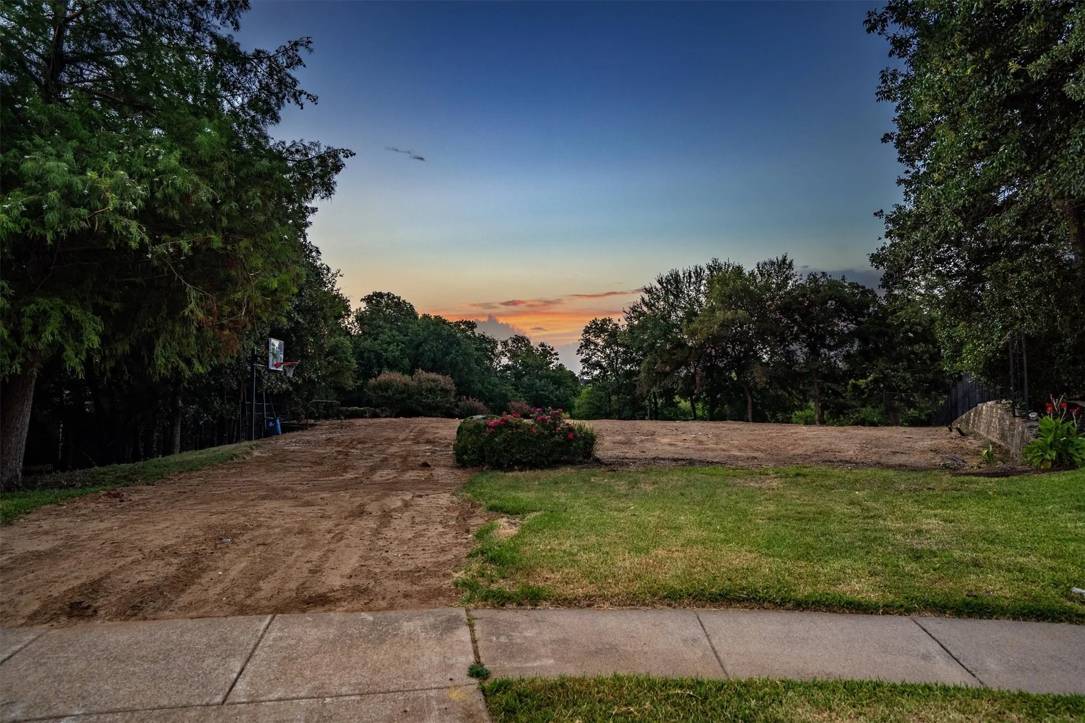 Unimproved Land For Sale in Denton County , 3110 Overlook Circle, Highland Village, Texas 75077, 0, 0, Garage spaces, 0 Sqft, built in 0, mls#21324546, Real Estate Agent in Highland Village, Homes For Sale in Denton county, Homes For Sale in Highland Village, Realtor in Highland Village Texas, Real Estate Brokerage Independent Realty Texas, Luminita Cordes Realtor