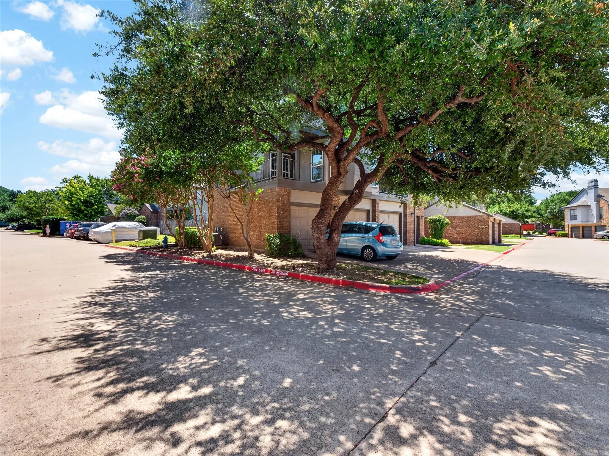 Condominium For Sale in Dallas County , 4067 Beltway Drive 140, Addison, Texas 75001, 2 Bedroom, 2 Bathroom, 1 Garage spaces, 990 Sqft, built in 1982, mls#21323915, Real Estate Agent in Addison, Homes For Sale in Dallas county, Homes For Sale in Addison, Realtor in Addison Texas, Real Estate Brokerage Independent Realty Texas, Luminita Cordes Realtor