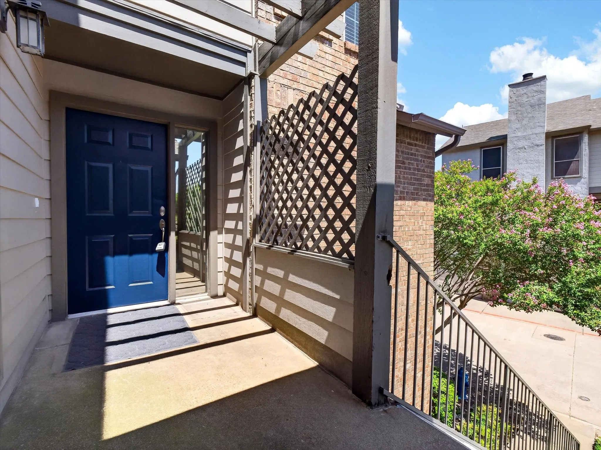 Condominium For Sale in Dallas County , 4067 Beltway Drive 140, Addison, Texas 75001, 2 Bedroom, 2 Bathroom, 1 Garage spaces, 990 Sqft, built in 1982, mls#21323915, Real Estate Agent in Addison, Homes For Sale in Dallas county, Homes For Sale in Addison, Realtor in Addison Texas, Real Estate Brokerage Independent Realty Texas, Luminita Cordes Realtor