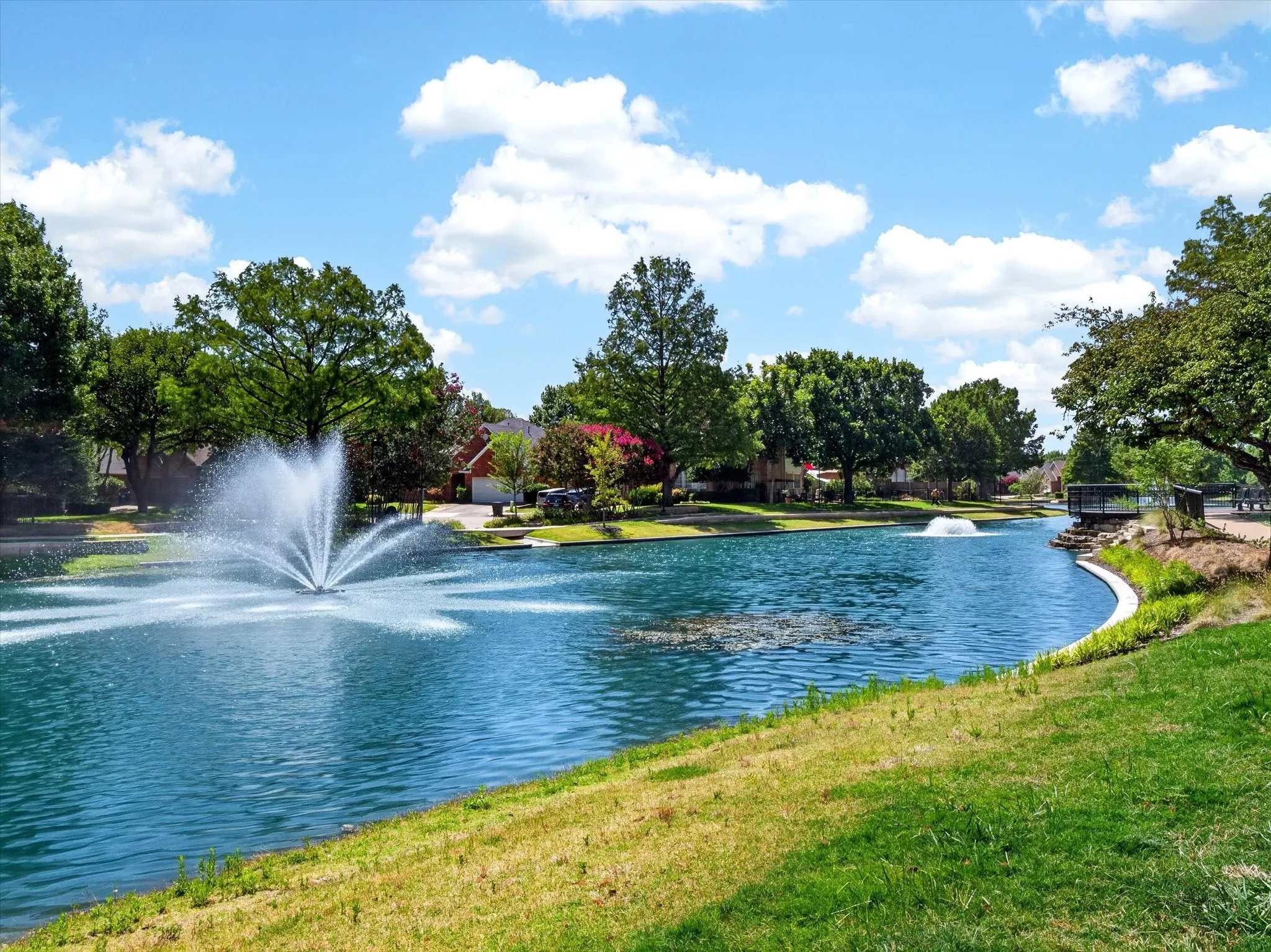 Condominium For Sale in Dallas County , 4067 Beltway Drive 140, Addison, Texas 75001, 2 Bedroom, 2 Bathroom, 1 Garage spaces, 990 Sqft, built in 1982, mls#21323915, Real Estate Agent in Addison, Homes For Sale in Dallas county, Homes For Sale in Addison, Realtor in Addison Texas, Real Estate Brokerage Independent Realty Texas, Luminita Cordes Realtor