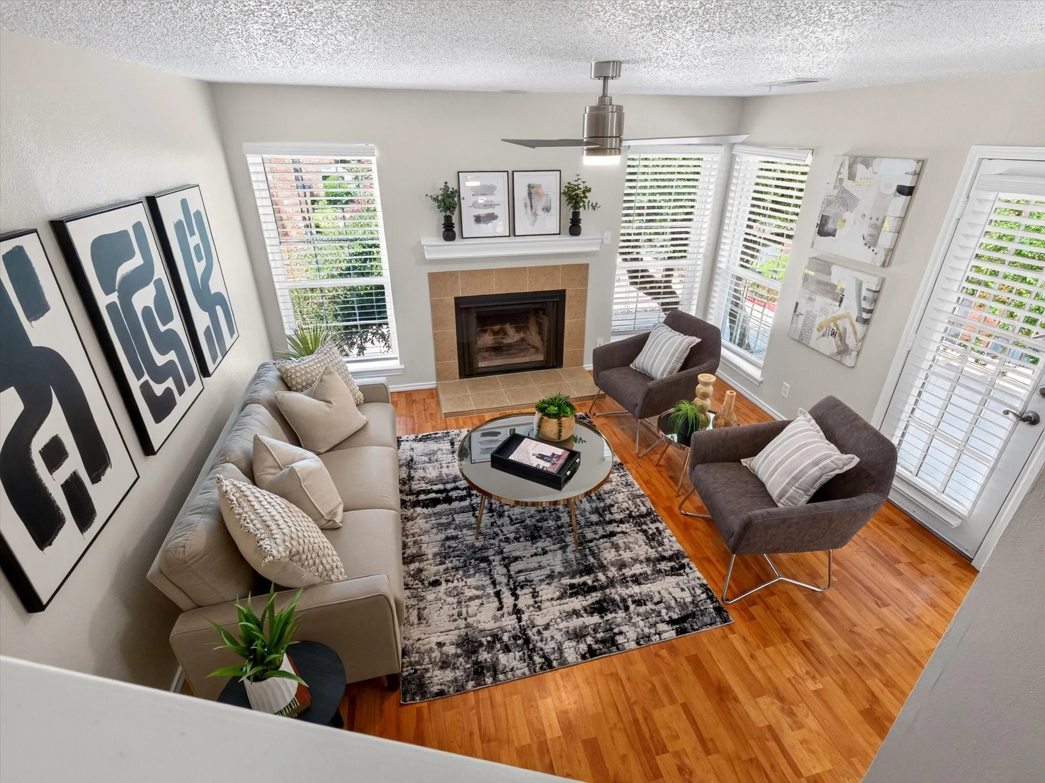 Condominium For Sale in Dallas County , 4067 Beltway Drive 140, Addison, Texas 75001, 2 Bedroom, 2 Bathroom, 1 Garage spaces, 990 Sqft, built in 1982, mls#21323915, Real Estate Agent in Addison, Homes For Sale in Dallas county, Homes For Sale in Addison, Realtor in Addison Texas, Real Estate Brokerage Independent Realty Texas, Luminita Cordes Realtor