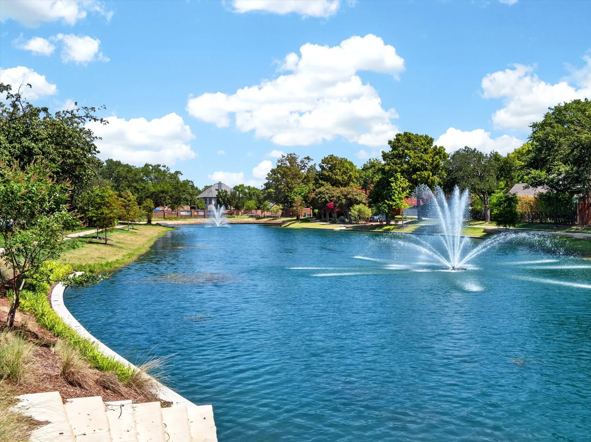 Condominium For Sale in Dallas County , 4067 Beltway Drive 140, Addison, Texas 75001, 2 Bedroom, 2 Bathroom, 1 Garage spaces, 990 Sqft, built in 1982, mls#21323915, Real Estate Agent in Addison, Homes For Sale in Dallas county, Homes For Sale in Addison, Realtor in Addison Texas, Real Estate Brokerage Independent Realty Texas, Luminita Cordes Realtor