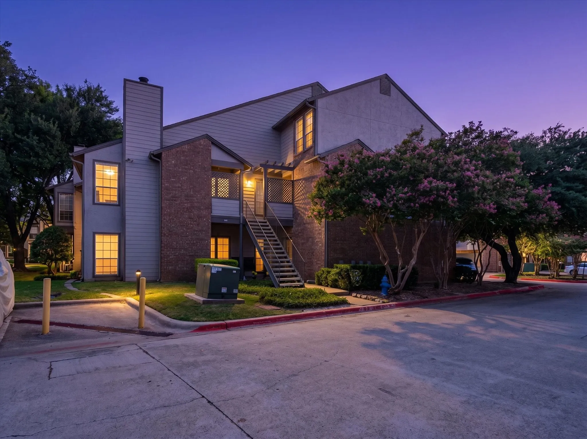 Condominium For Sale in Dallas County , 4067 Beltway Drive 140, Addison, Texas 75001, 2 Bedroom, 2 Bathroom, 1 Garage spaces, 990 Sqft, built in 1982, mls#21323915, Real Estate Agent in Addison, Homes For Sale in Dallas county, Homes For Sale in Addison, Realtor in Addison Texas, Real Estate Brokerage Independent Realty Texas, Luminita Cordes Realtor