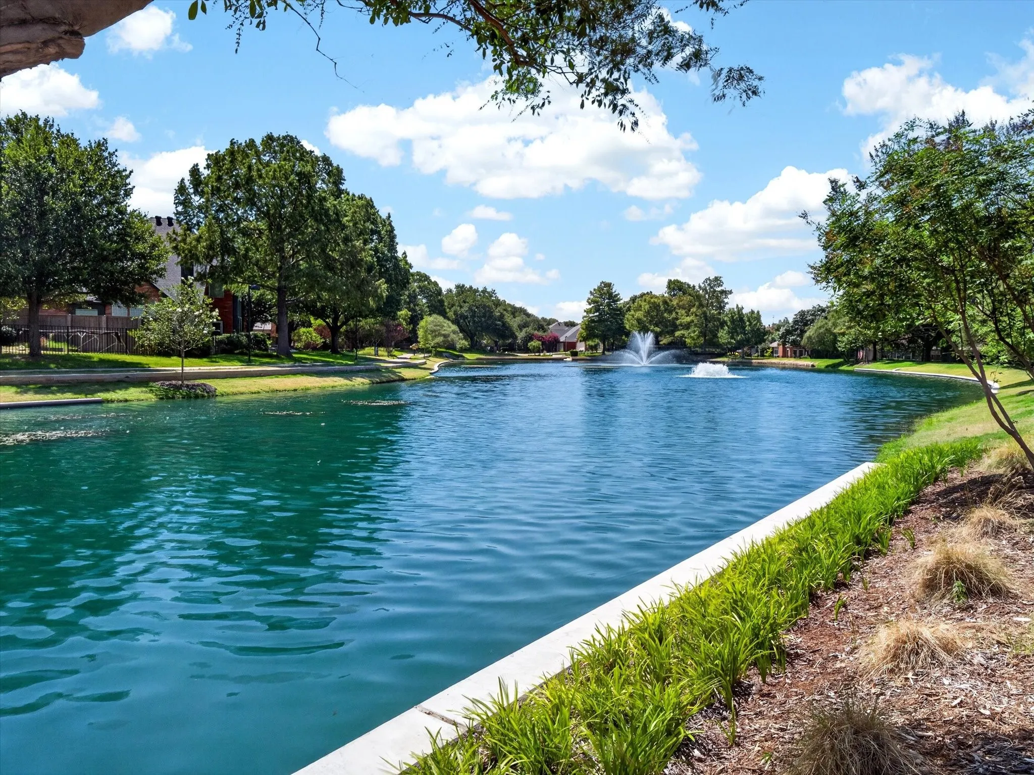 Condominium For Sale in Dallas County , 4067 Beltway Drive 140, Addison, Texas 75001, 2 Bedroom, 2 Bathroom, 1 Garage spaces, 990 Sqft, built in 1982, mls#21323915, Real Estate Agent in Addison, Homes For Sale in Dallas county, Homes For Sale in Addison, Realtor in Addison Texas, Real Estate Brokerage Independent Realty Texas, Luminita Cordes Realtor