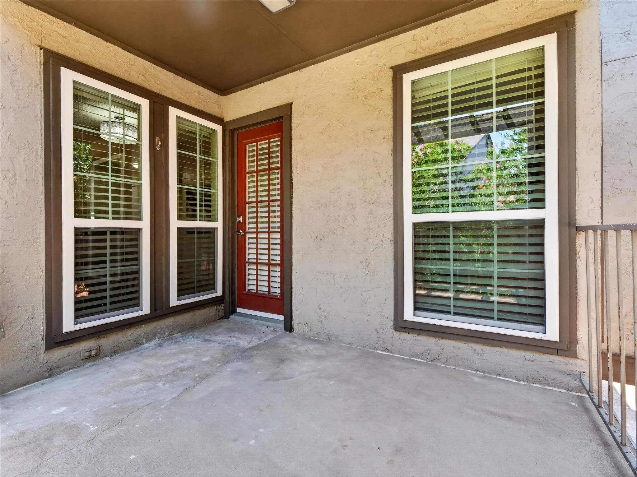 Condominium For Sale in Dallas County , 4067 Beltway Drive 140, Addison, Texas 75001, 2 Bedroom, 2 Bathroom, 1 Garage spaces, 990 Sqft, built in 1982, mls#21323915, Real Estate Agent in Addison, Homes For Sale in Dallas county, Homes For Sale in Addison, Realtor in Addison Texas, Real Estate Brokerage Independent Realty Texas, Luminita Cordes Realtor