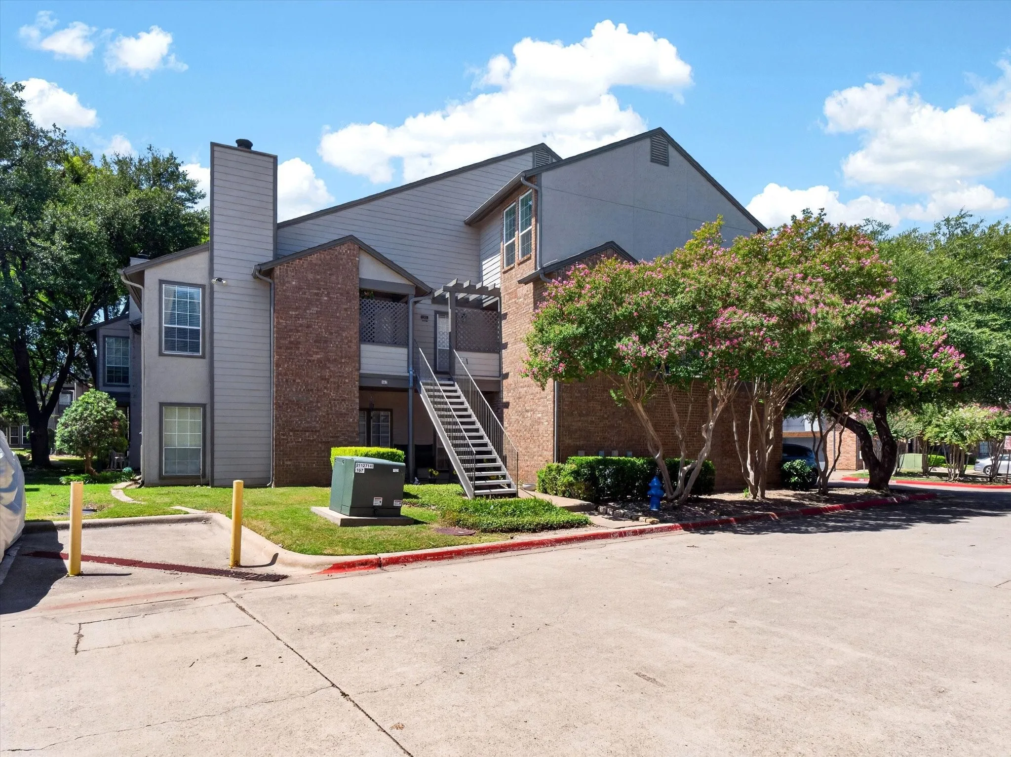 Condominium For Sale in Dallas County , 4067 Beltway Drive 140, Addison, Texas 75001, 2 Bedroom, 2 Bathroom, 1 Garage spaces, 990 Sqft, built in 1982, mls#21323915, Real Estate Agent in Addison, Homes For Sale in Dallas county, Homes For Sale in Addison, Realtor in Addison Texas, Real Estate Brokerage Independent Realty Texas, Luminita Cordes Realtor