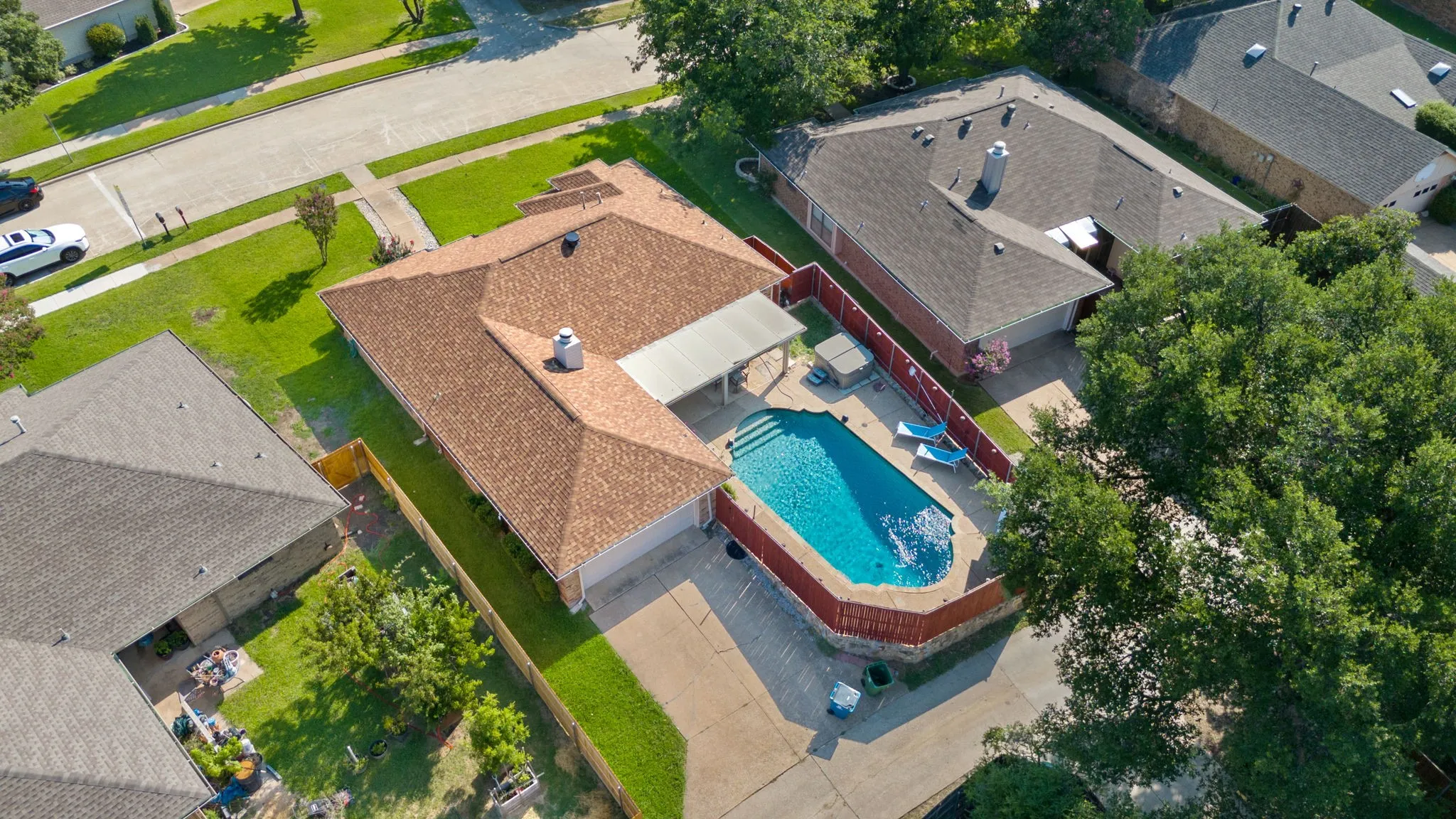 Single Family Residence For Sale in Denton County , 1810 Tiburon Bend, Lewisville, Texas 75067, 3 Bedroom, 2 Bathroom, 2 Garage spaces, 1,699 Sqft, built in 1983, mls#21321943, Real Estate Agent in Lewisville, Homes For Sale in Denton county, Homes For Sale in Lewisville, Realtor in Lewisville Texas, Real Estate Brokerage Independent Realty Texas, Luminita Cordes Realtor