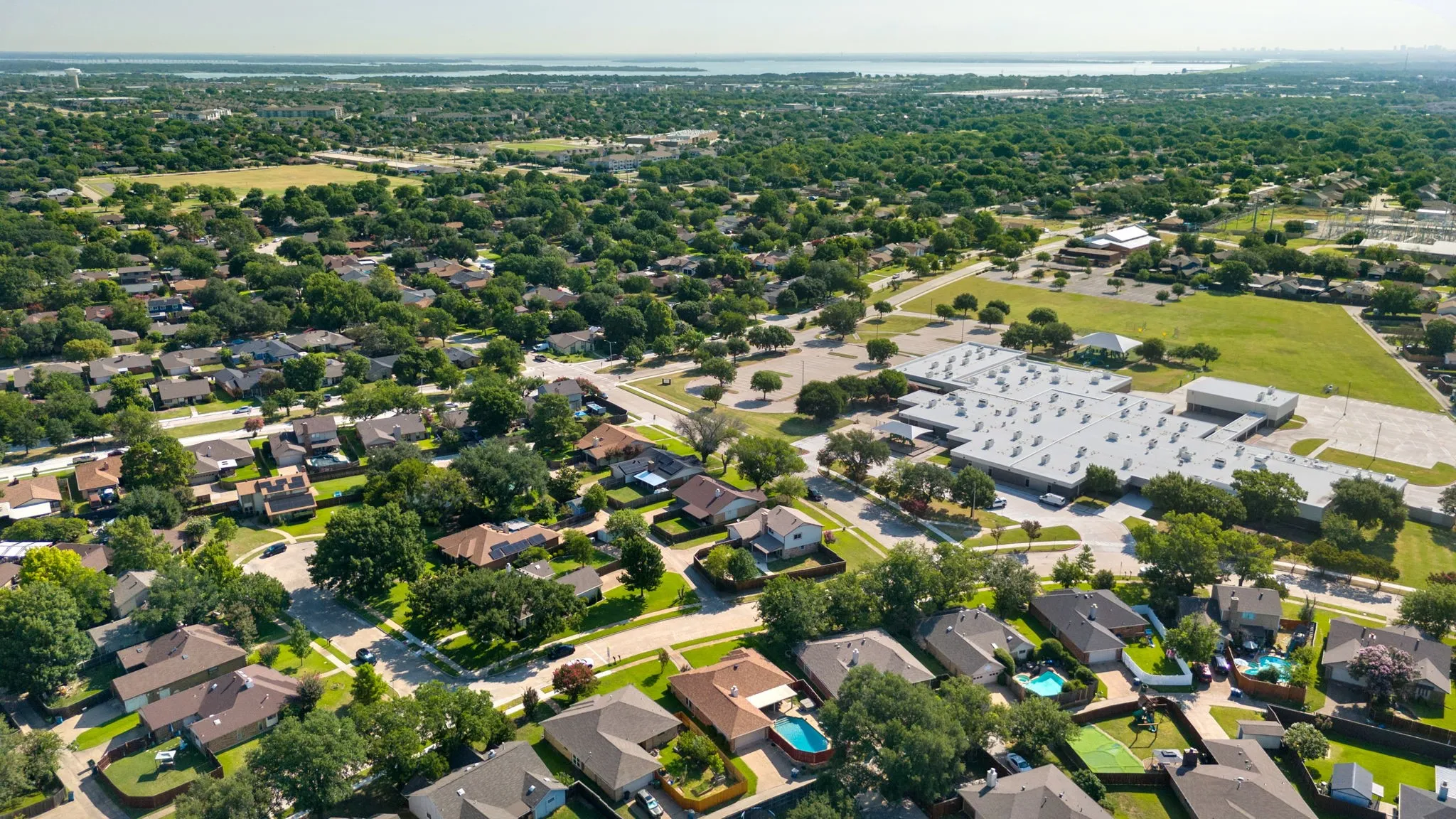 Single Family Residence For Sale in Denton County , 1810 Tiburon Bend, Lewisville, Texas 75067, 3 Bedroom, 2 Bathroom, 2 Garage spaces, 1,699 Sqft, built in 1983, mls#21321943, Real Estate Agent in Lewisville, Homes For Sale in Denton county, Homes For Sale in Lewisville, Realtor in Lewisville Texas, Real Estate Brokerage Independent Realty Texas, Luminita Cordes Realtor