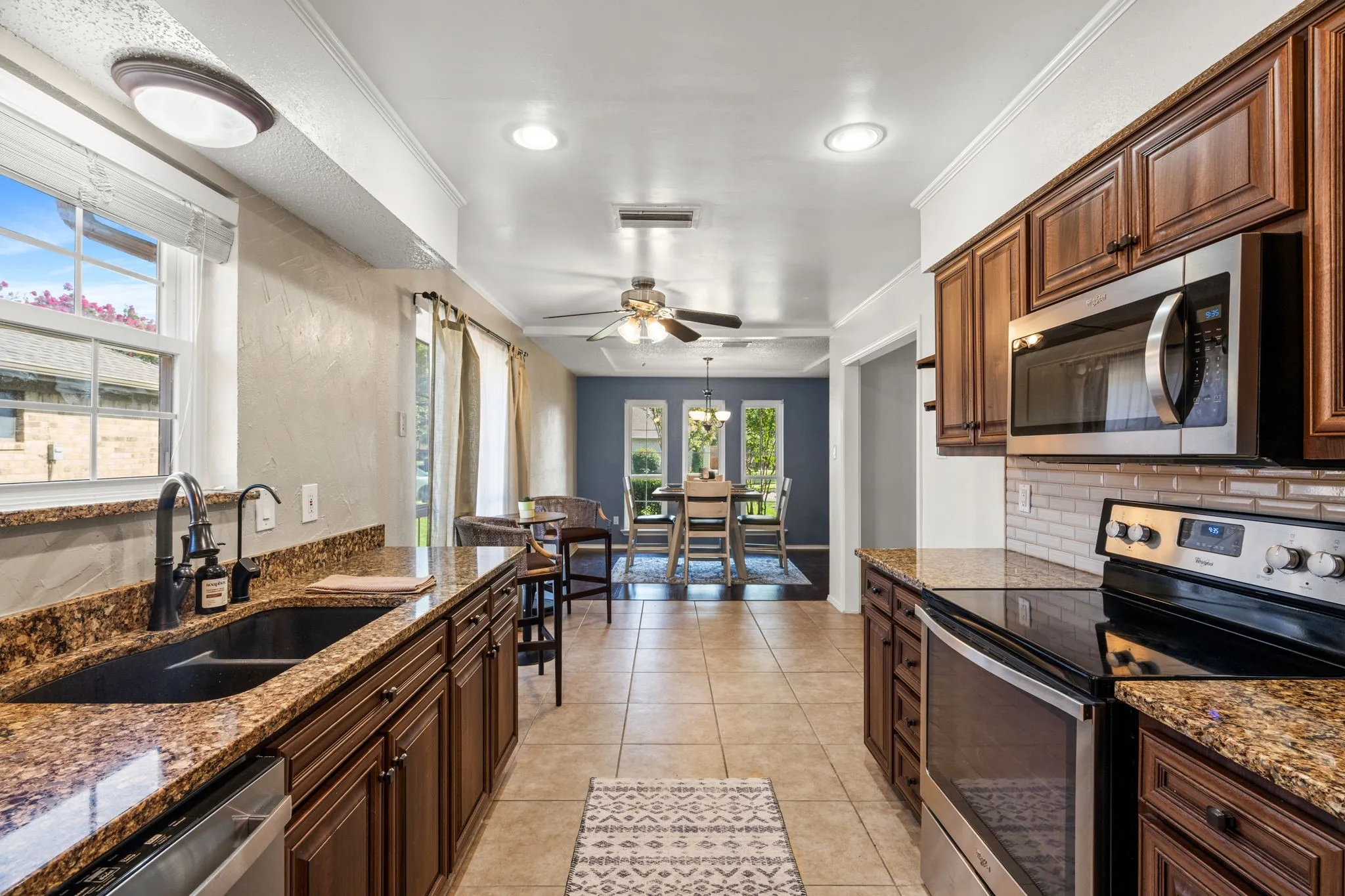 Single Family Residence For Sale in Denton County , 1810 Tiburon Bend, Lewisville, Texas 75067, 3 Bedroom, 2 Bathroom, 2 Garage spaces, 1,699 Sqft, built in 1983, mls#21321943, Real Estate Agent in Lewisville, Homes For Sale in Denton county, Homes For Sale in Lewisville, Realtor in Lewisville Texas, Real Estate Brokerage Independent Realty Texas, Luminita Cordes Realtor
