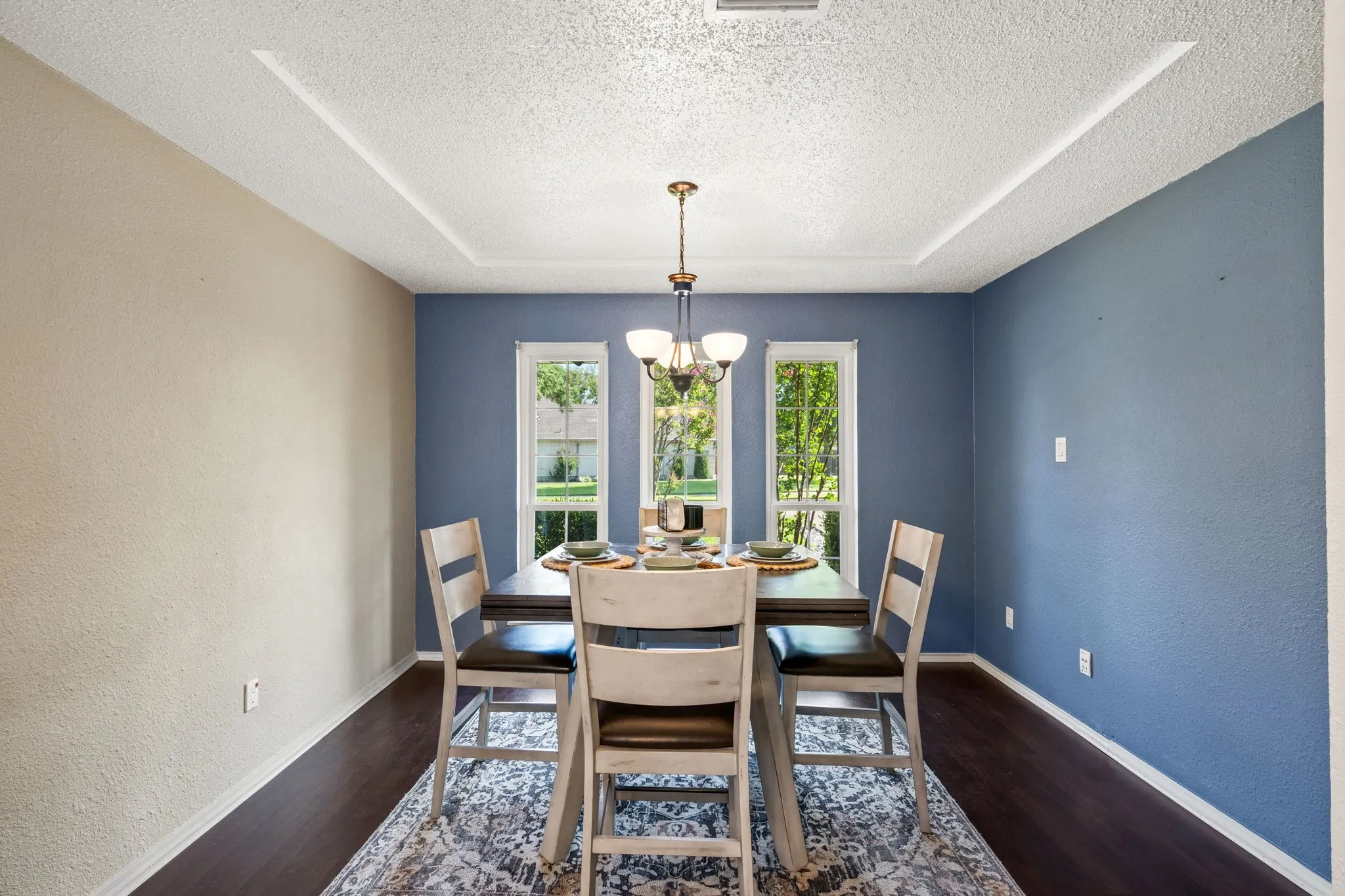 Single Family Residence For Sale in Denton County , 1810 Tiburon Bend, Lewisville, Texas 75067, 3 Bedroom, 2 Bathroom, 2 Garage spaces, 1,699 Sqft, built in 1983, mls#21321943, Real Estate Agent in Lewisville, Homes For Sale in Denton county, Homes For Sale in Lewisville, Realtor in Lewisville Texas, Real Estate Brokerage Independent Realty Texas, Luminita Cordes Realtor