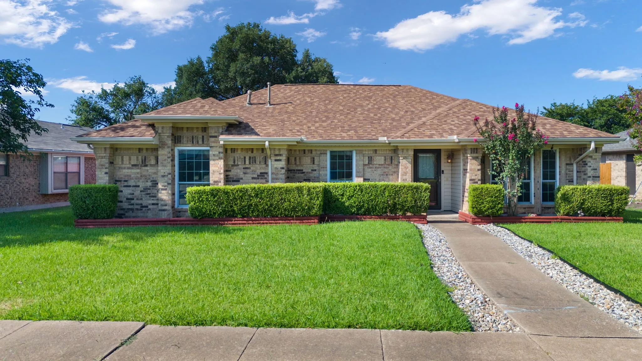 Single Family Residence For Sale in Denton County , 1810 Tiburon Bend, Lewisville, Texas 75067, 3 Bedroom, 2 Bathroom, 2 Garage spaces, 1,699 Sqft, built in 1983, mls#21321943, Real Estate Agent in Lewisville, Homes For Sale in Denton county, Homes For Sale in Lewisville, Realtor in Lewisville Texas, Real Estate Brokerage Independent Realty Texas, Luminita Cordes Realtor