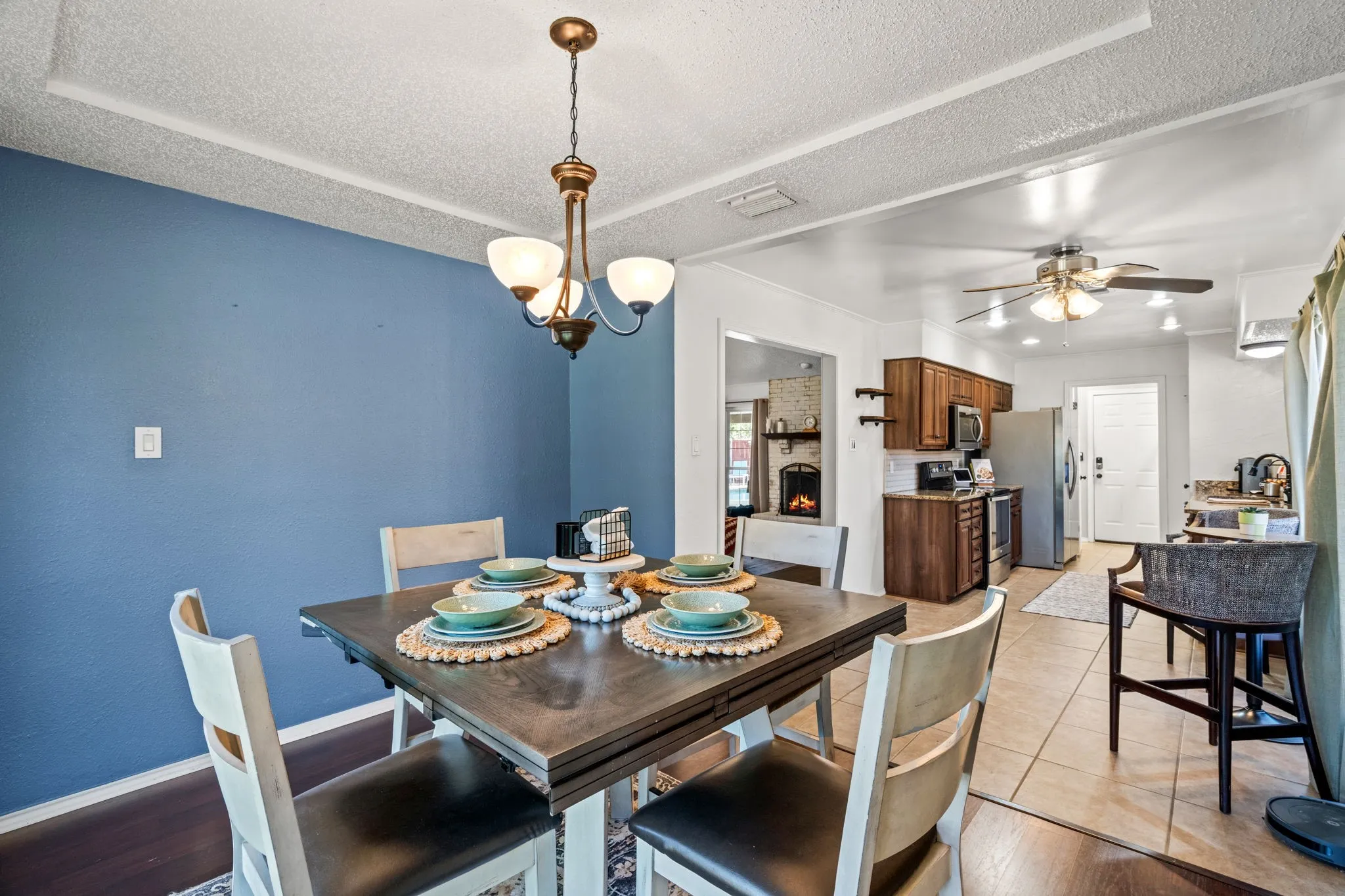 Single Family Residence For Sale in Denton County , 1810 Tiburon Bend, Lewisville, Texas 75067, 3 Bedroom, 2 Bathroom, 2 Garage spaces, 1,699 Sqft, built in 1983, mls#21321943, Real Estate Agent in Lewisville, Homes For Sale in Denton county, Homes For Sale in Lewisville, Realtor in Lewisville Texas, Real Estate Brokerage Independent Realty Texas, Luminita Cordes Realtor