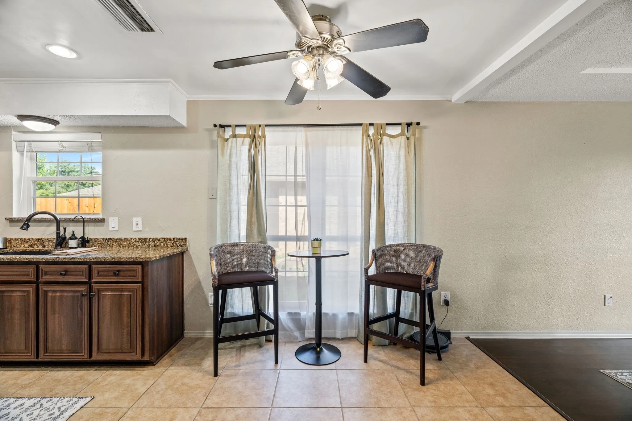 Single Family Residence For Sale in Denton County , 1810 Tiburon Bend, Lewisville, Texas 75067, 3 Bedroom, 2 Bathroom, 2 Garage spaces, 1,699 Sqft, built in 1983, mls#21321943, Real Estate Agent in Lewisville, Homes For Sale in Denton county, Homes For Sale in Lewisville, Realtor in Lewisville Texas, Real Estate Brokerage Independent Realty Texas, Luminita Cordes Realtor
