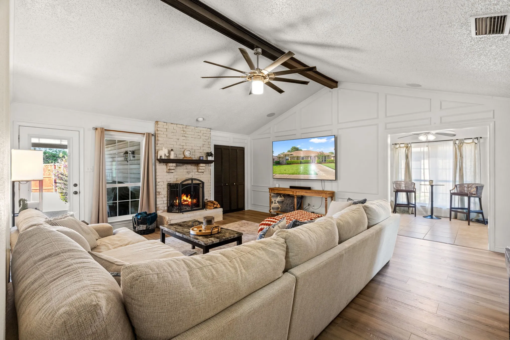 Single Family Residence For Sale in Denton County , 1810 Tiburon Bend, Lewisville, Texas 75067, 3 Bedroom, 2 Bathroom, 2 Garage spaces, 1,699 Sqft, built in 1983, mls#21321943, Real Estate Agent in Lewisville, Homes For Sale in Denton county, Homes For Sale in Lewisville, Realtor in Lewisville Texas, Real Estate Brokerage Independent Realty Texas, Luminita Cordes Realtor