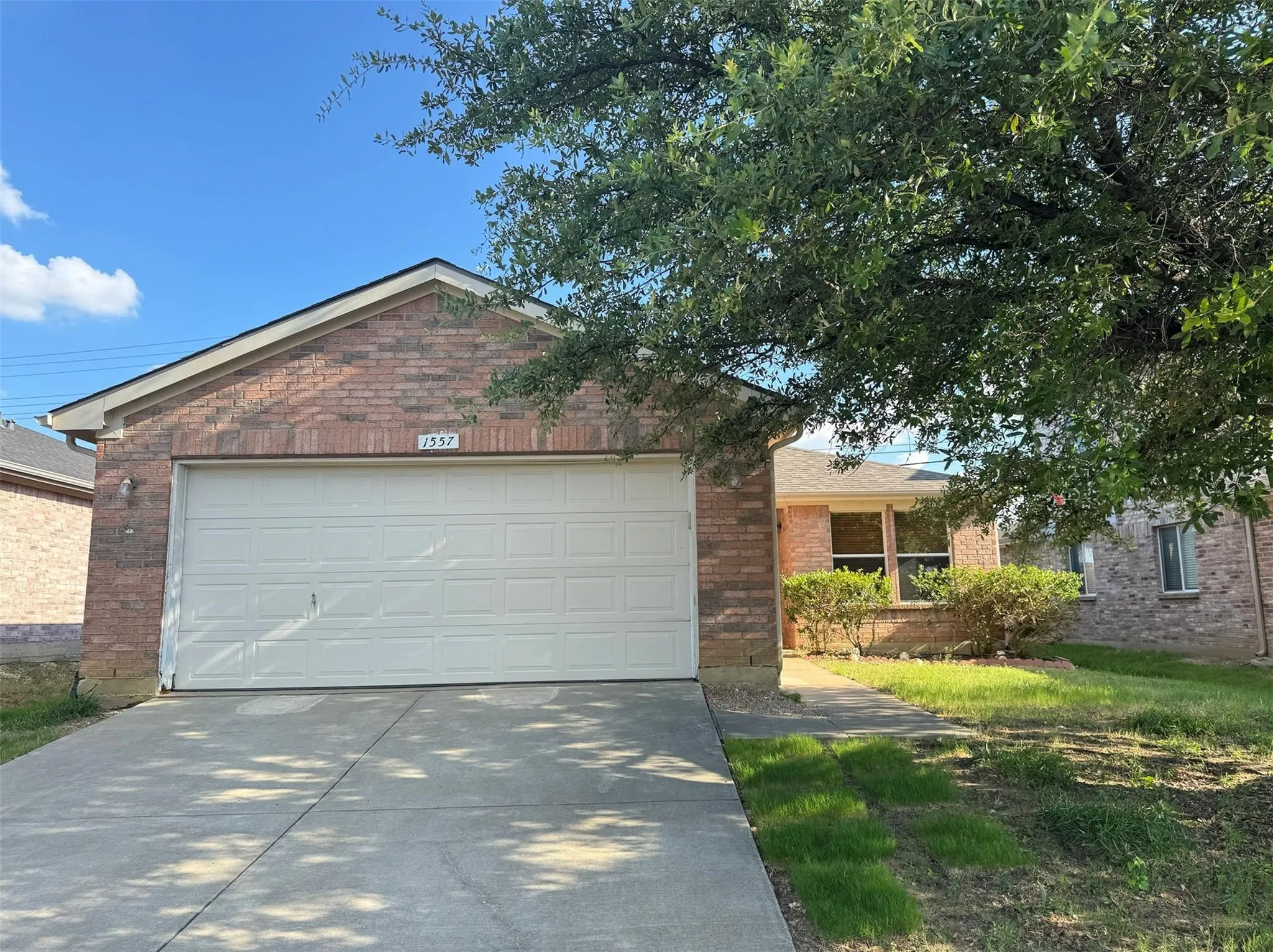 Single Family Residence For Rent in Denton County , 1557 Chivalry Lane, Little Elm, Texas 75068, 3 Bedroom, 2 Bathroom, 2 Garage spaces, 1,401 Sqft, built in 2004, mls#21327113, Real Estate Agent in Little Elm, Homes For Rent in Denton county, Homes For Rent in Little Elm, Realtor in Little Elm Texas, Real Estate Brokerage Independent Realty Texas, Luminita Cordes Realtor