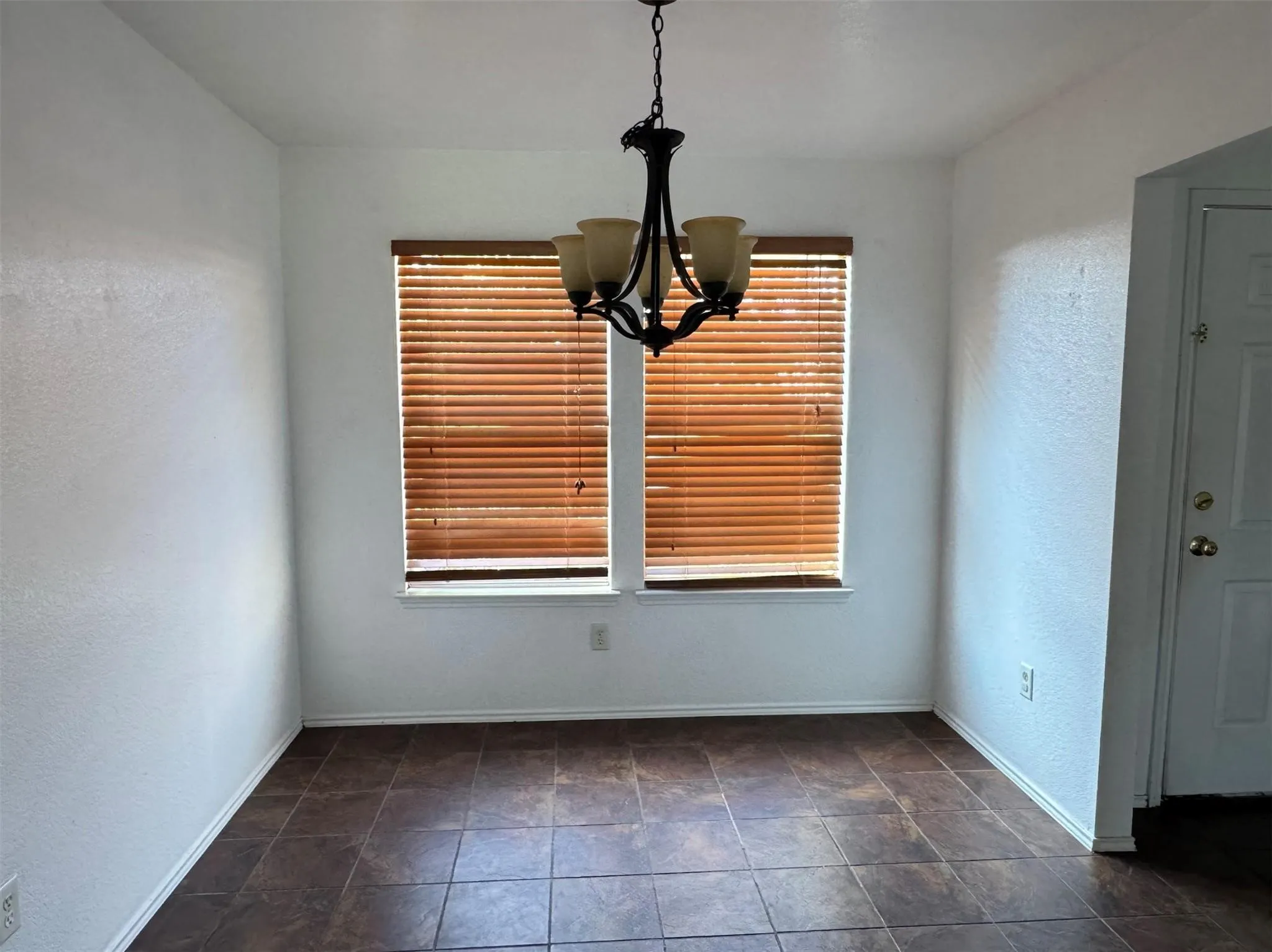 Single Family Residence For Rent in Denton County , 1557 Chivalry Lane, Little Elm, Texas 75068, 3 Bedroom, 2 Bathroom, 2 Garage spaces, 1,401 Sqft, built in 2004, mls#21327113, Real Estate Agent in Little Elm, Homes For Rent in Denton county, Homes For Rent in Little Elm, Realtor in Little Elm Texas, Real Estate Brokerage Independent Realty Texas, Luminita Cordes Realtor