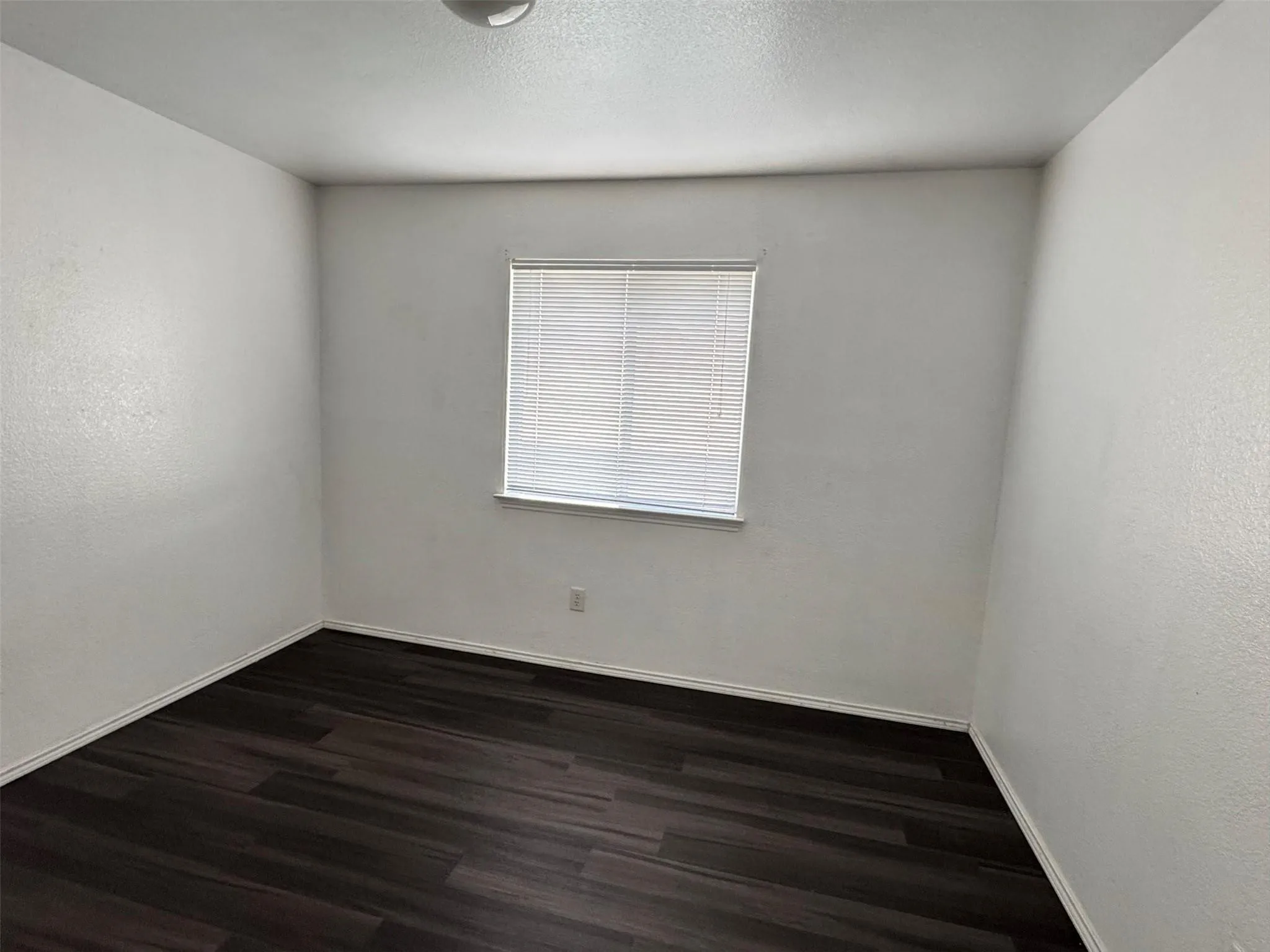 Single Family Residence For Rent in Denton County , 1557 Chivalry Lane, Little Elm, Texas 75068, 3 Bedroom, 2 Bathroom, 2 Garage spaces, 1,401 Sqft, built in 2004, mls#21327113, Real Estate Agent in Little Elm, Homes For Rent in Denton county, Homes For Rent in Little Elm, Realtor in Little Elm Texas, Real Estate Brokerage Independent Realty Texas, Luminita Cordes Realtor