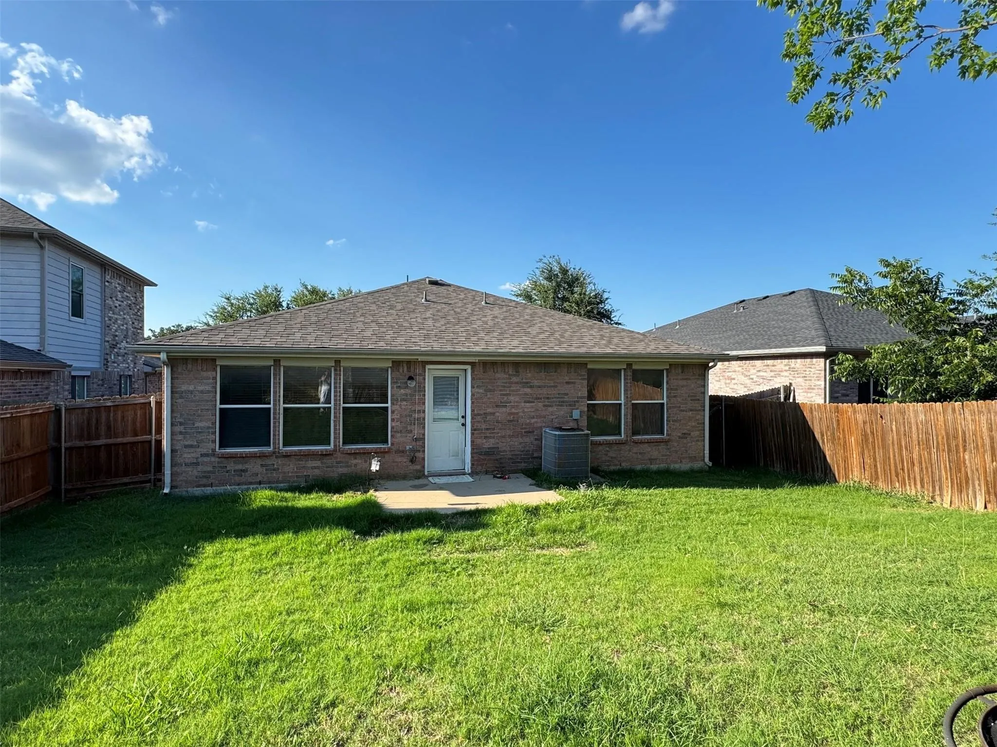 Single Family Residence For Rent in Denton County , 1557 Chivalry Lane, Little Elm, Texas 75068, 3 Bedroom, 2 Bathroom, 2 Garage spaces, 1,401 Sqft, built in 2004, mls#21327113, Real Estate Agent in Little Elm, Homes For Rent in Denton county, Homes For Rent in Little Elm, Realtor in Little Elm Texas, Real Estate Brokerage Independent Realty Texas, Luminita Cordes Realtor