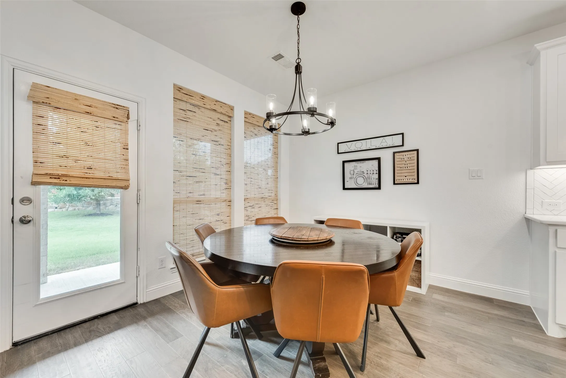Single Family Residence For Sale in Collin County , 6608 Palo Alto Street, Mc Kinney, Texas 75070, 4 Bedroom, 3 Bathroom, 3 Garage spaces, 3,145 Sqft, built in 2020, mls#21327506, Real Estate Agent in Mc Kinney, Homes For Sale in Collin county, Homes For Sale in Mc Kinney, Realtor in Mc Kinney Texas, Real Estate Brokerage Independent Realty Texas, Luminita Cordes Realtor