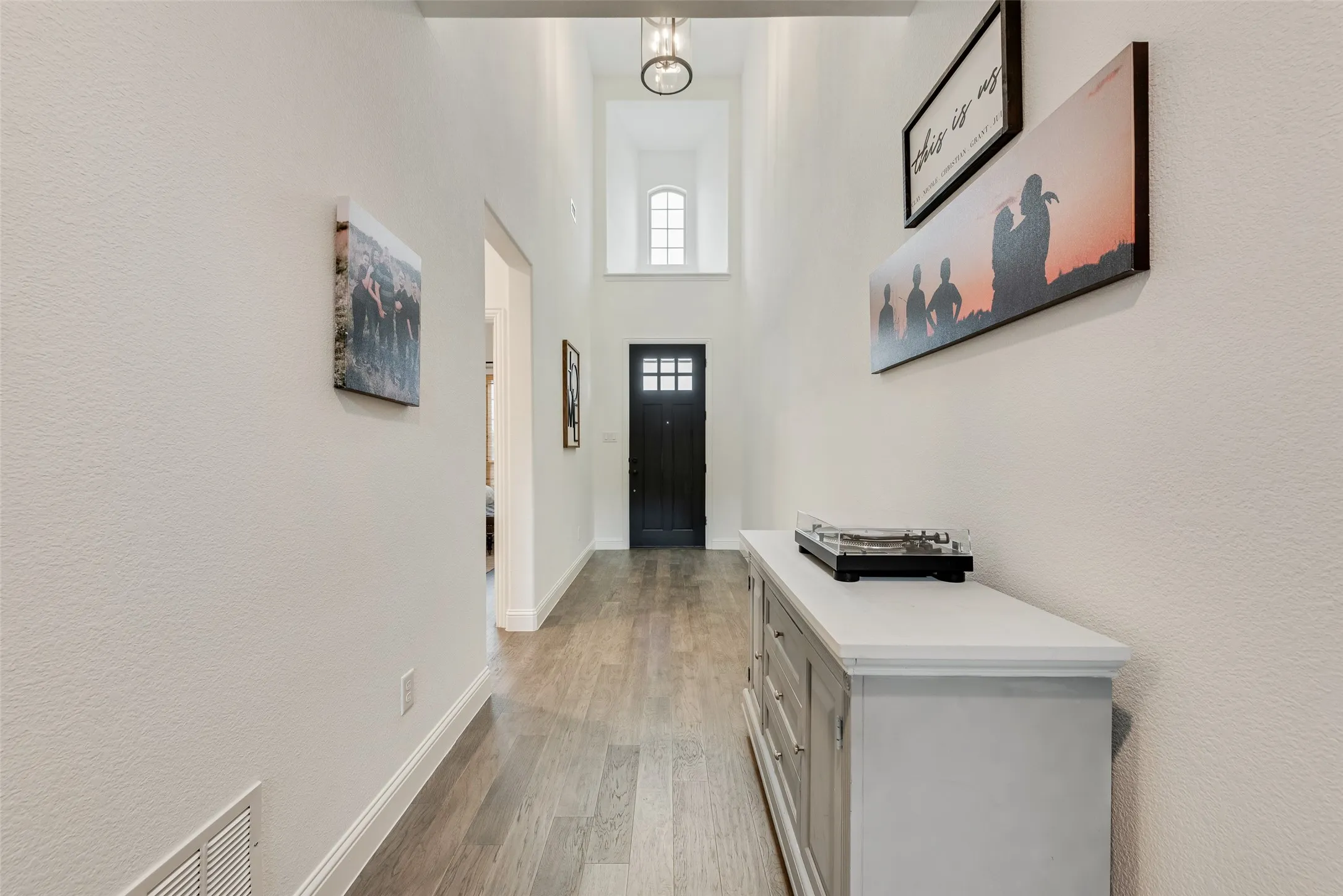 Single Family Residence For Sale in Collin County , 6608 Palo Alto Street, Mc Kinney, Texas 75070, 4 Bedroom, 3 Bathroom, 3 Garage spaces, 3,145 Sqft, built in 2020, mls#21327506, Real Estate Agent in Mc Kinney, Homes For Sale in Collin county, Homes For Sale in Mc Kinney, Realtor in Mc Kinney Texas, Real Estate Brokerage Independent Realty Texas, Luminita Cordes Realtor