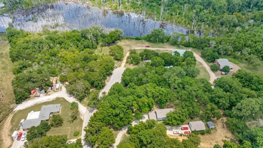 Single Family Residence For Sale in Denton County , 2396 Riverside Drive, Denton, Texas 76208, 3 Bedroom, 3 Bathroom, Garage spaces, 2,472 Sqft, built in 2004, mls#21312383, Real Estate Agent in Denton, Homes For Sale in Denton county, Homes For Sale in Denton, Realtor in Denton Texas, Real Estate Brokerage Independent Realty Texas, Luminita Cordes Realtor
