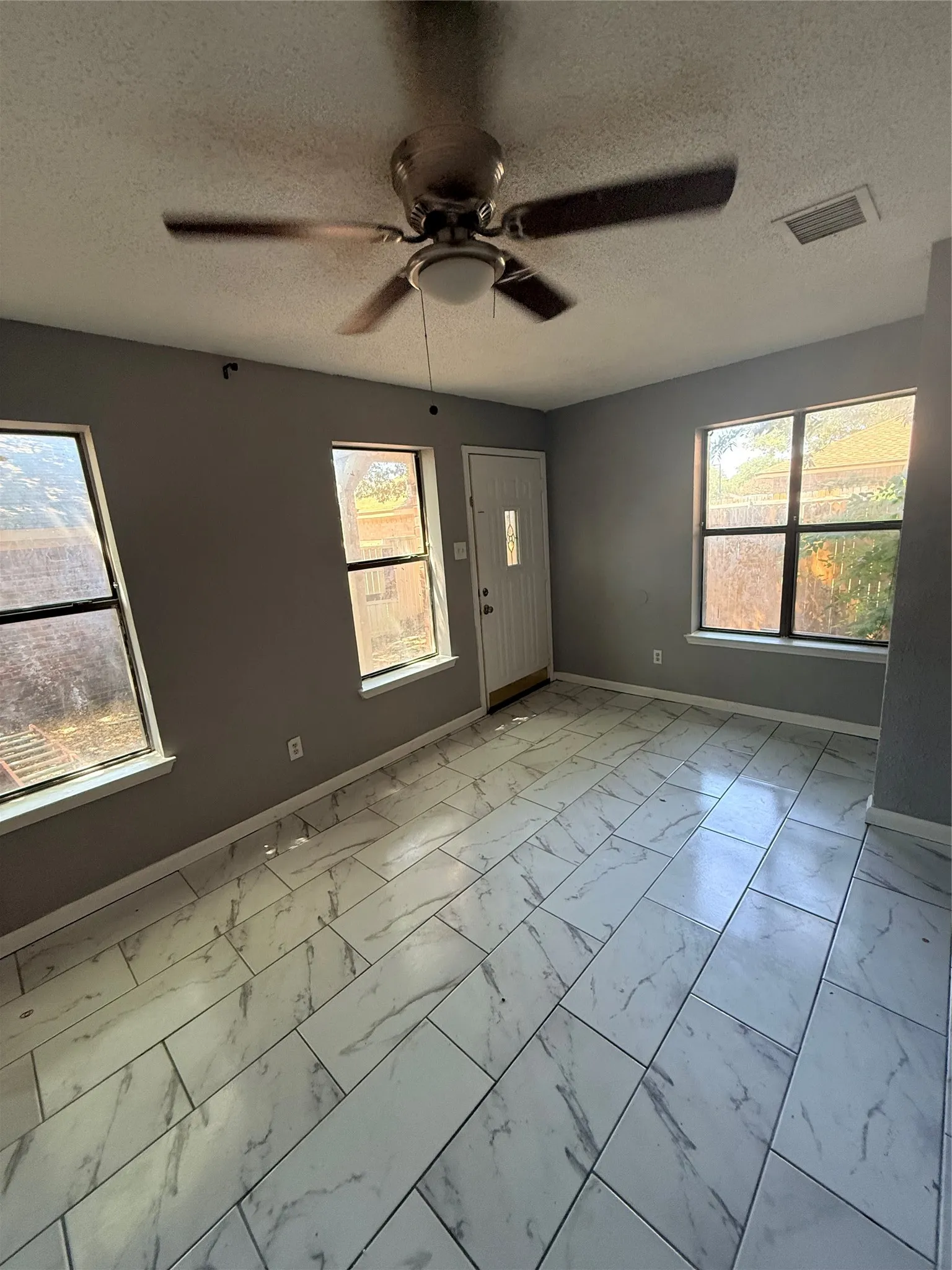 Townhouse For Rent in Dallas County , 723 Pebble Beach Drive, Garland, Texas 75043, 4 Bedroom, 2 Bathroom, 2 Garage spaces, 1,444 Sqft, built in 1987, mls#21327553, Real Estate Agent in Garland, Homes For Rent in Dallas county, Homes For Rent in Garland, Realtor in Garland Texas, Real Estate Brokerage Independent Realty Texas, Luminita Cordes Realtor