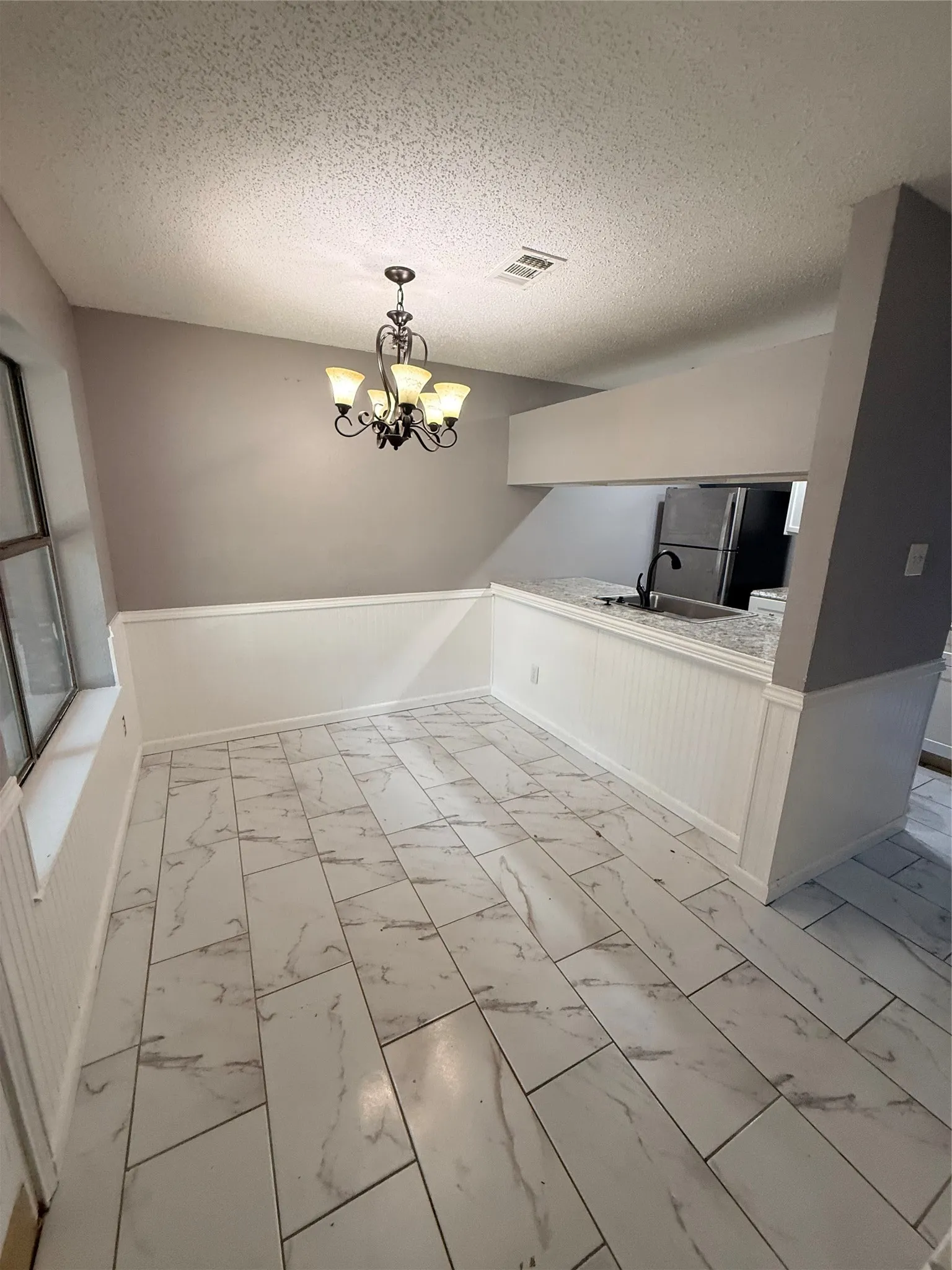 Townhouse For Rent in Dallas County , 723 Pebble Beach Drive, Garland, Texas 75043, 4 Bedroom, 2 Bathroom, 2 Garage spaces, 1,444 Sqft, built in 1987, mls#21327553, Real Estate Agent in Garland, Homes For Rent in Dallas county, Homes For Rent in Garland, Realtor in Garland Texas, Real Estate Brokerage Independent Realty Texas, Luminita Cordes Realtor