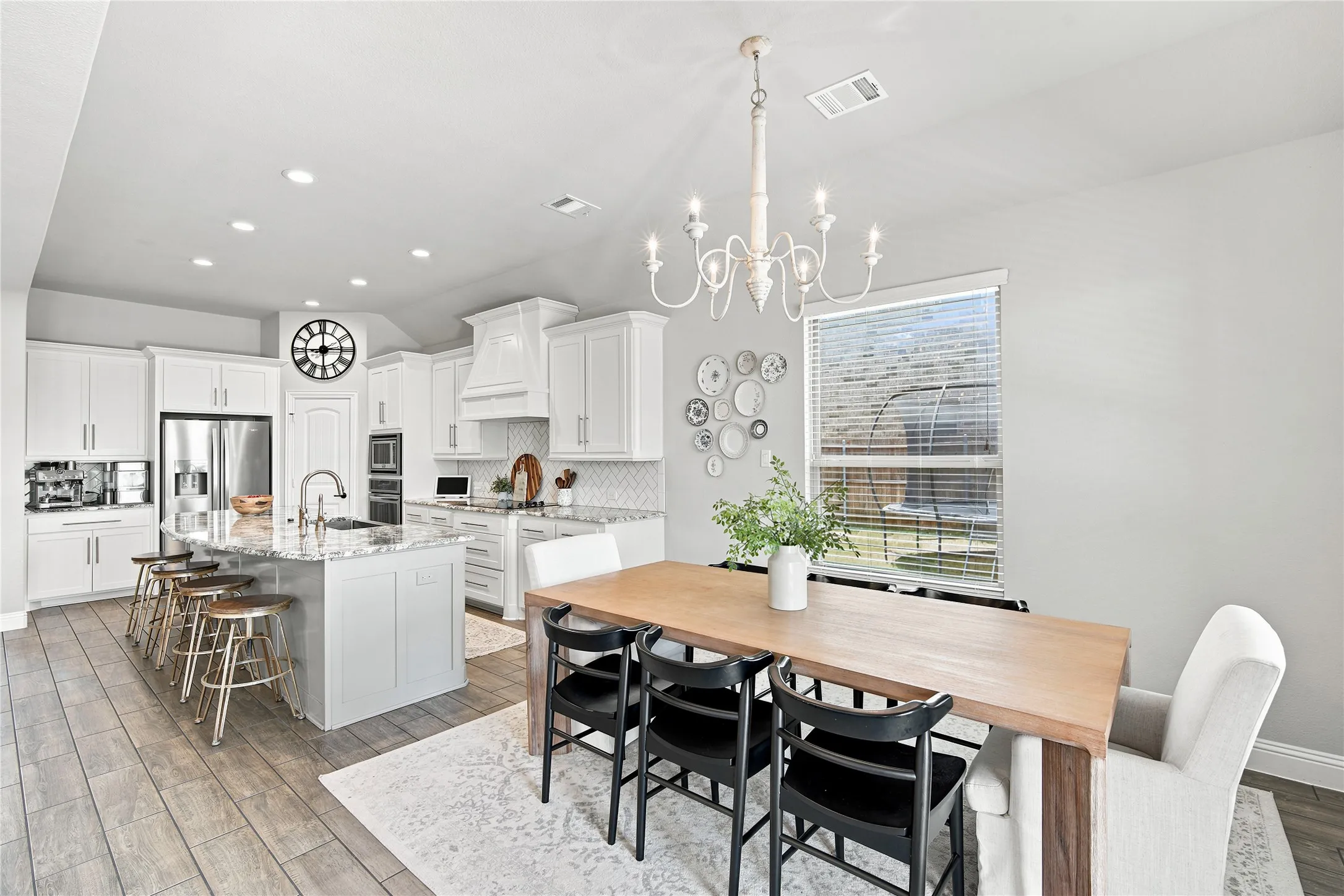 Single Family Residence For Sale in Ellis County , 205 Canterbury Court, Midlothian, Texas 76065, 3 Bedroom, 2 Bathroom, 2 Garage spaces, 2,253 Sqft, built in 2018, mls#21327372, Real Estate Agent in Midlothian, Homes For Sale in Ellis county, Homes For Sale in Midlothian, Realtor in Midlothian Texas, Real Estate Brokerage Independent Realty Texas, Luminita Cordes Realtor