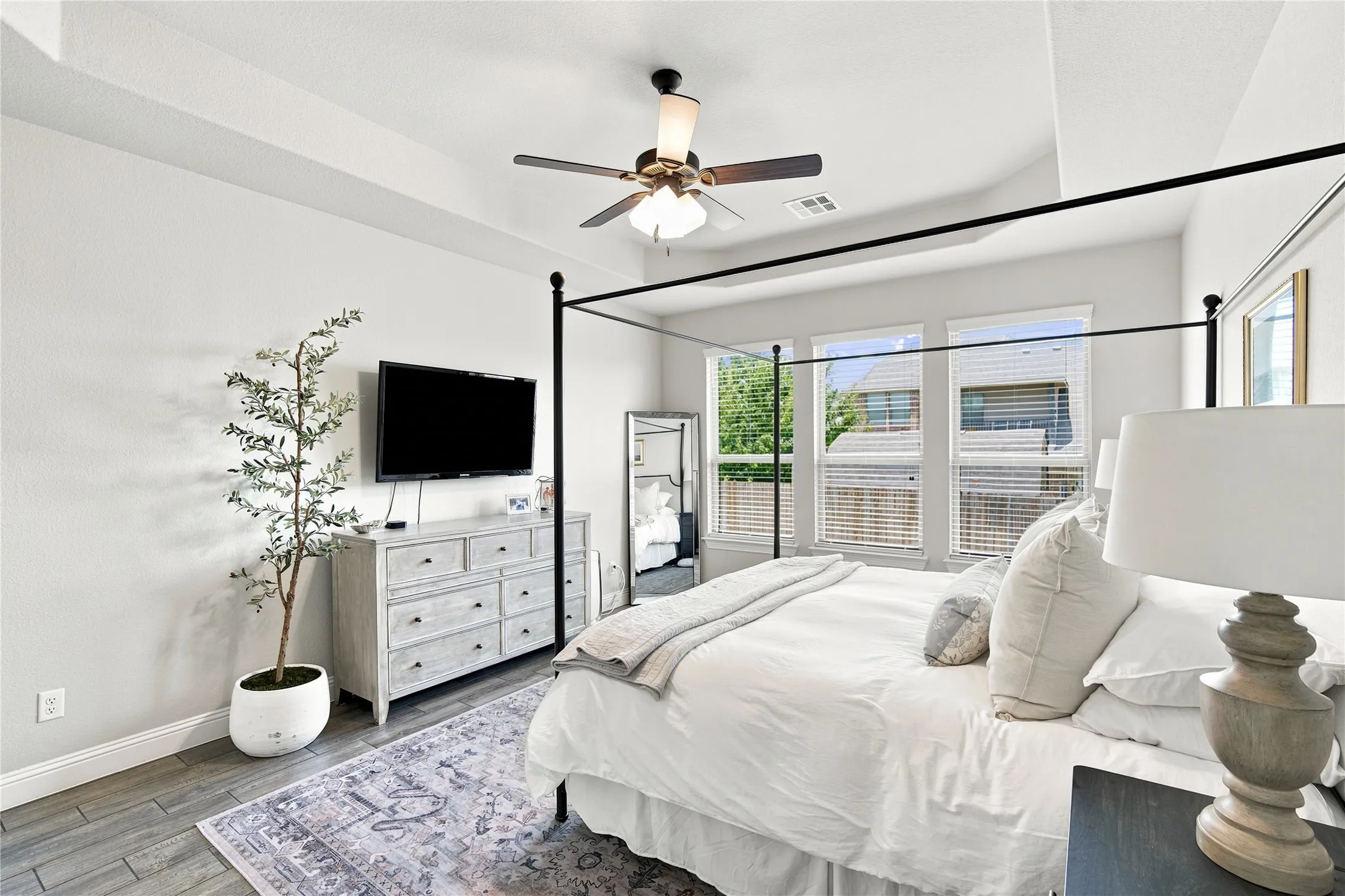 Single Family Residence For Sale in Ellis County , 205 Canterbury Court, Midlothian, Texas 76065, 3 Bedroom, 2 Bathroom, 2 Garage spaces, 2,253 Sqft, built in 2018, mls#21327372, Real Estate Agent in Midlothian, Homes For Sale in Ellis county, Homes For Sale in Midlothian, Realtor in Midlothian Texas, Real Estate Brokerage Independent Realty Texas, Luminita Cordes Realtor