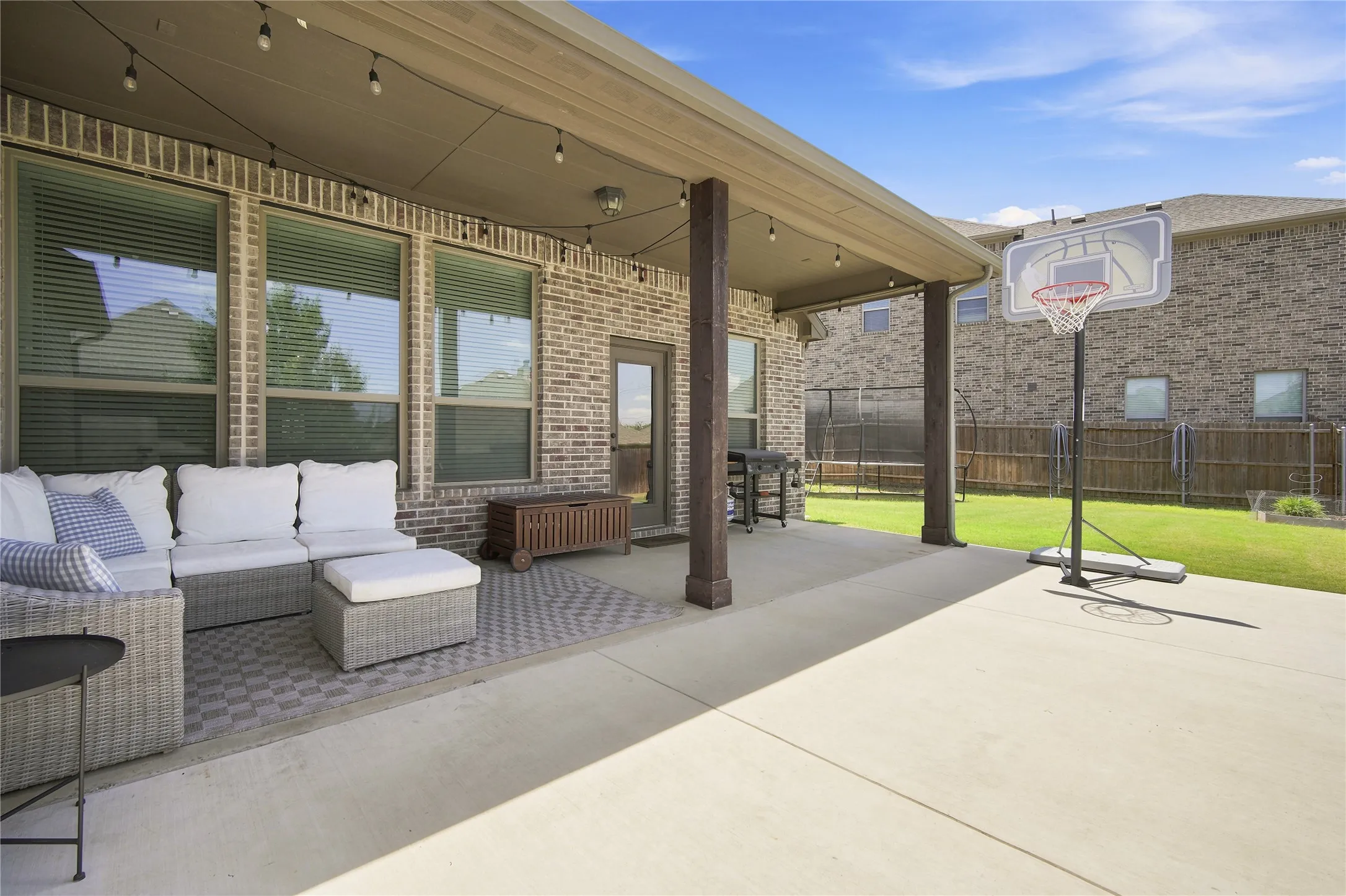 Single Family Residence For Sale in Ellis County , 205 Canterbury Court, Midlothian, Texas 76065, 3 Bedroom, 2 Bathroom, 2 Garage spaces, 2,253 Sqft, built in 2018, mls#21327372, Real Estate Agent in Midlothian, Homes For Sale in Ellis county, Homes For Sale in Midlothian, Realtor in Midlothian Texas, Real Estate Brokerage Independent Realty Texas, Luminita Cordes Realtor