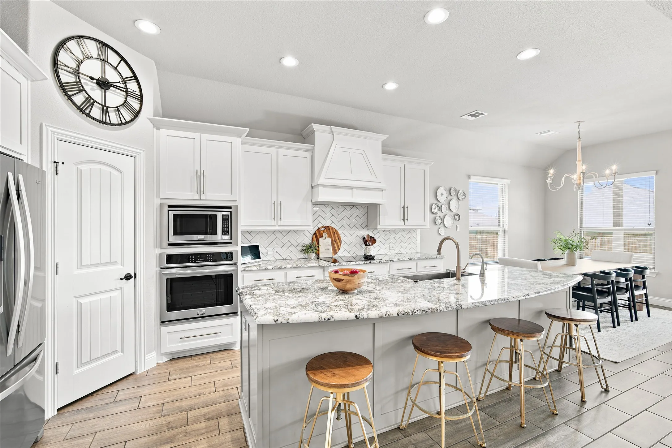 Single Family Residence For Sale in Ellis County , 205 Canterbury Court, Midlothian, Texas 76065, 3 Bedroom, 2 Bathroom, 2 Garage spaces, 2,253 Sqft, built in 2018, mls#21327372, Real Estate Agent in Midlothian, Homes For Sale in Ellis county, Homes For Sale in Midlothian, Realtor in Midlothian Texas, Real Estate Brokerage Independent Realty Texas, Luminita Cordes Realtor