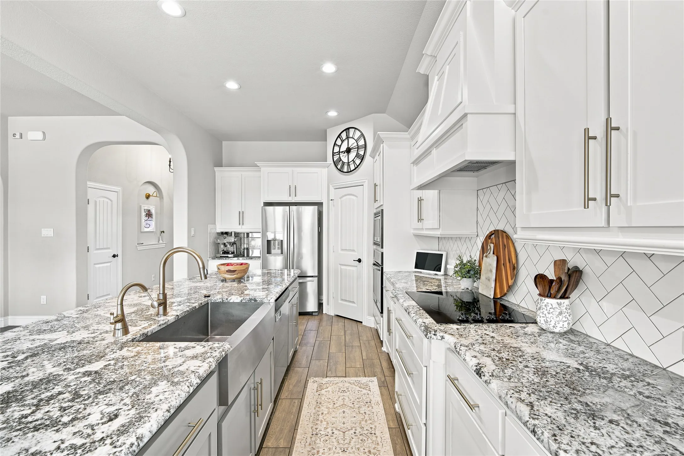 Single Family Residence For Sale in Ellis County , 205 Canterbury Court, Midlothian, Texas 76065, 3 Bedroom, 2 Bathroom, 2 Garage spaces, 2,253 Sqft, built in 2018, mls#21327372, Real Estate Agent in Midlothian, Homes For Sale in Ellis county, Homes For Sale in Midlothian, Realtor in Midlothian Texas, Real Estate Brokerage Independent Realty Texas, Luminita Cordes Realtor