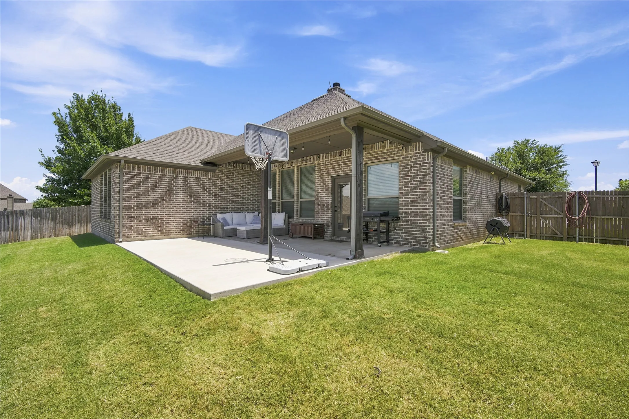Single Family Residence For Sale in Ellis County , 205 Canterbury Court, Midlothian, Texas 76065, 3 Bedroom, 2 Bathroom, 2 Garage spaces, 2,253 Sqft, built in 2018, mls#21327372, Real Estate Agent in Midlothian, Homes For Sale in Ellis county, Homes For Sale in Midlothian, Realtor in Midlothian Texas, Real Estate Brokerage Independent Realty Texas, Luminita Cordes Realtor